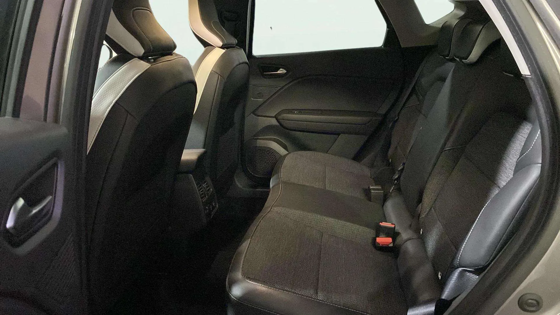 Renault Captur Intens E-Tech híbrido enchufable - foto 8