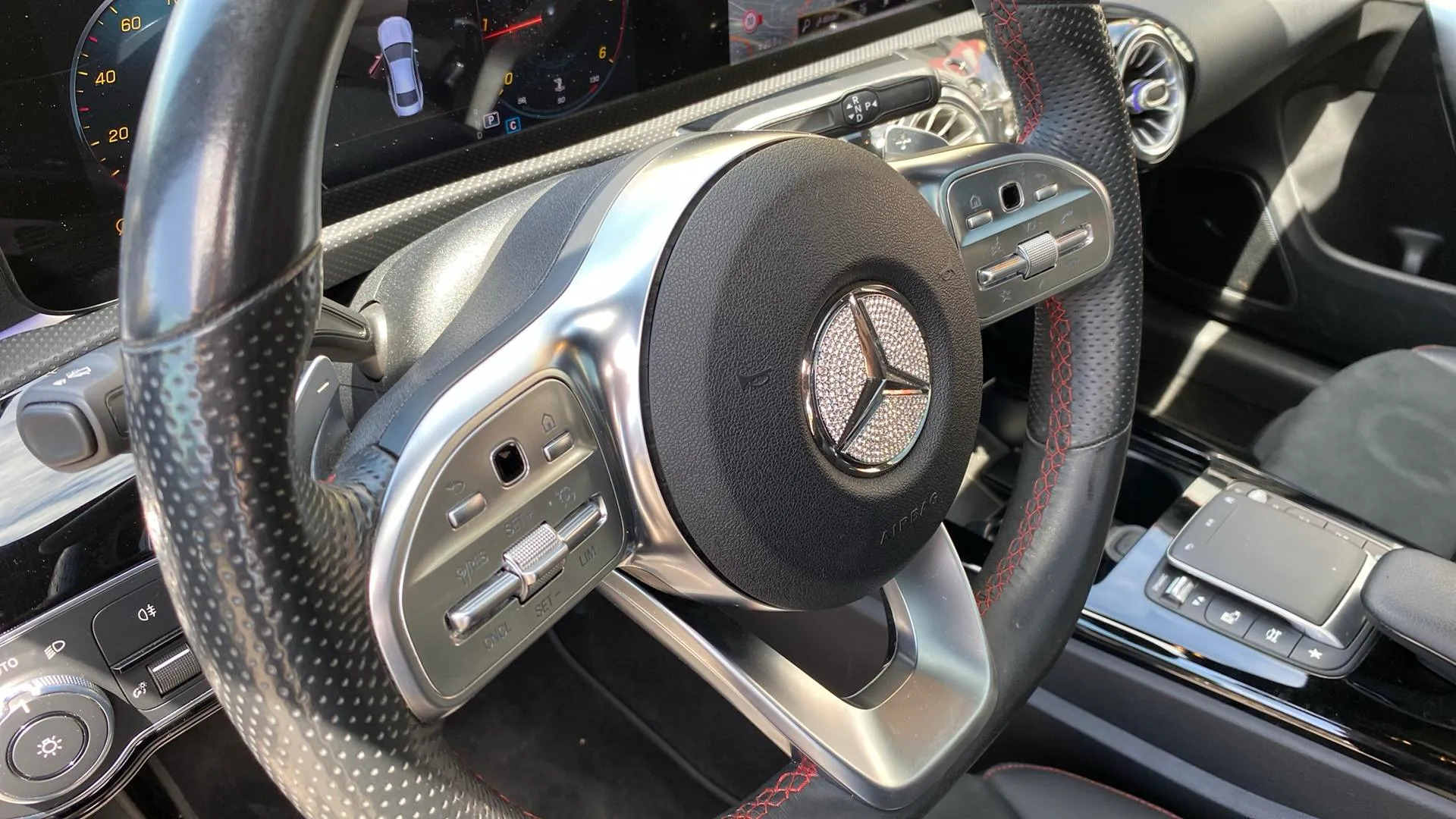 Mercedes-Benz CLA 200 D DCT - foto 16