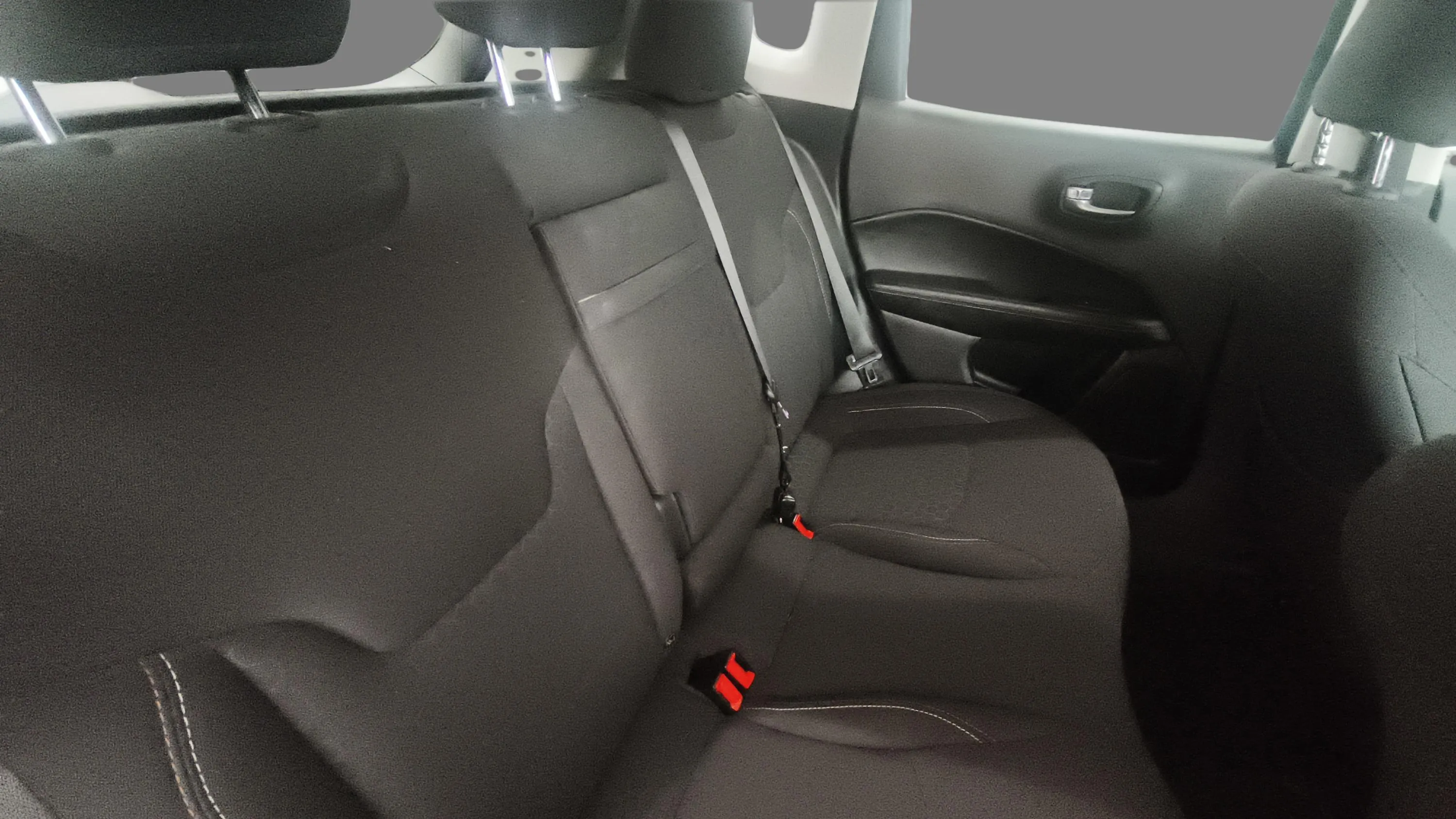 Jeep Compass 1.3 Gse T4 Sport FWD - foto 9