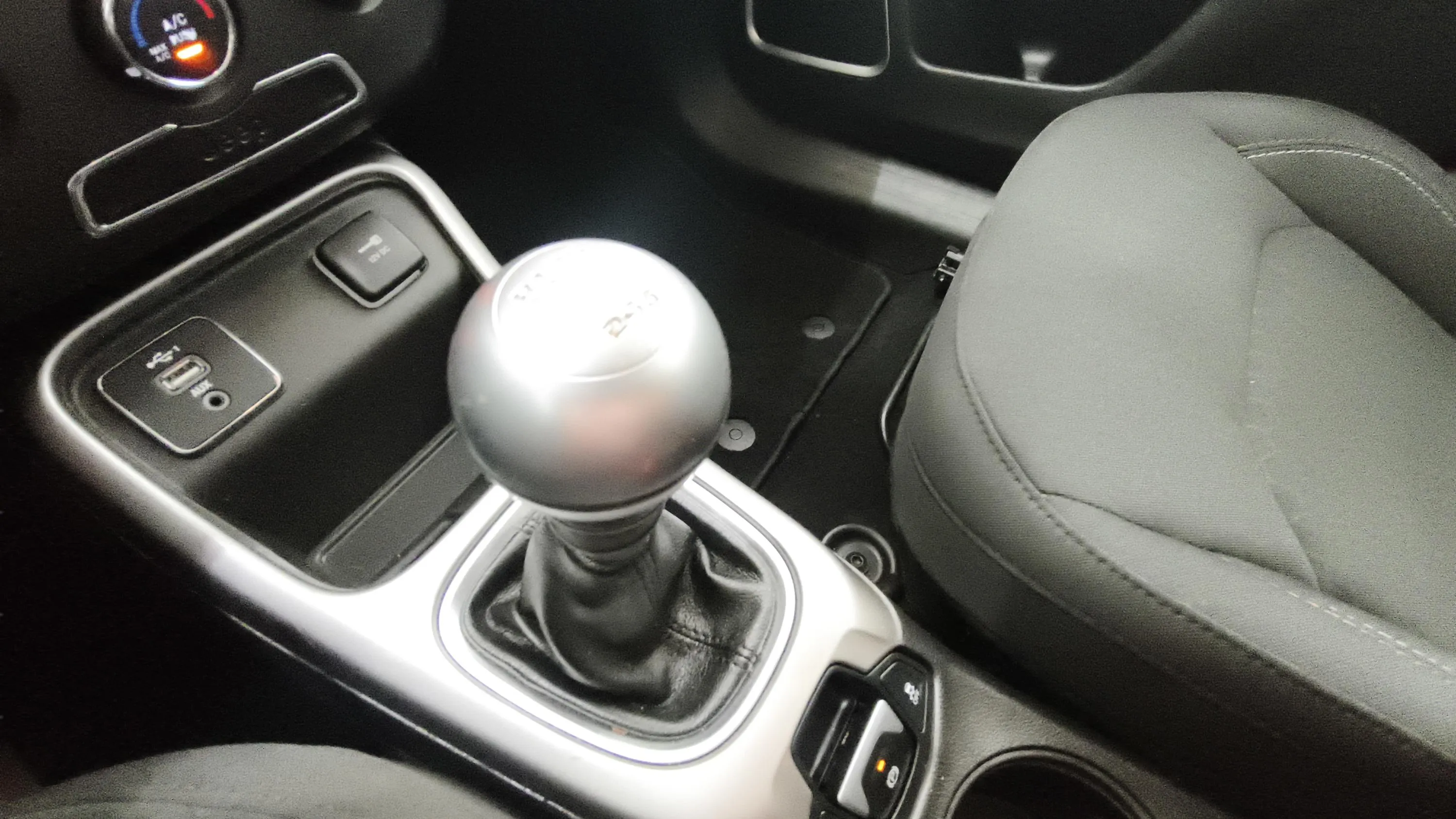 Jeep Compass 1.3 Gse T4 Sport FWD - foto 18