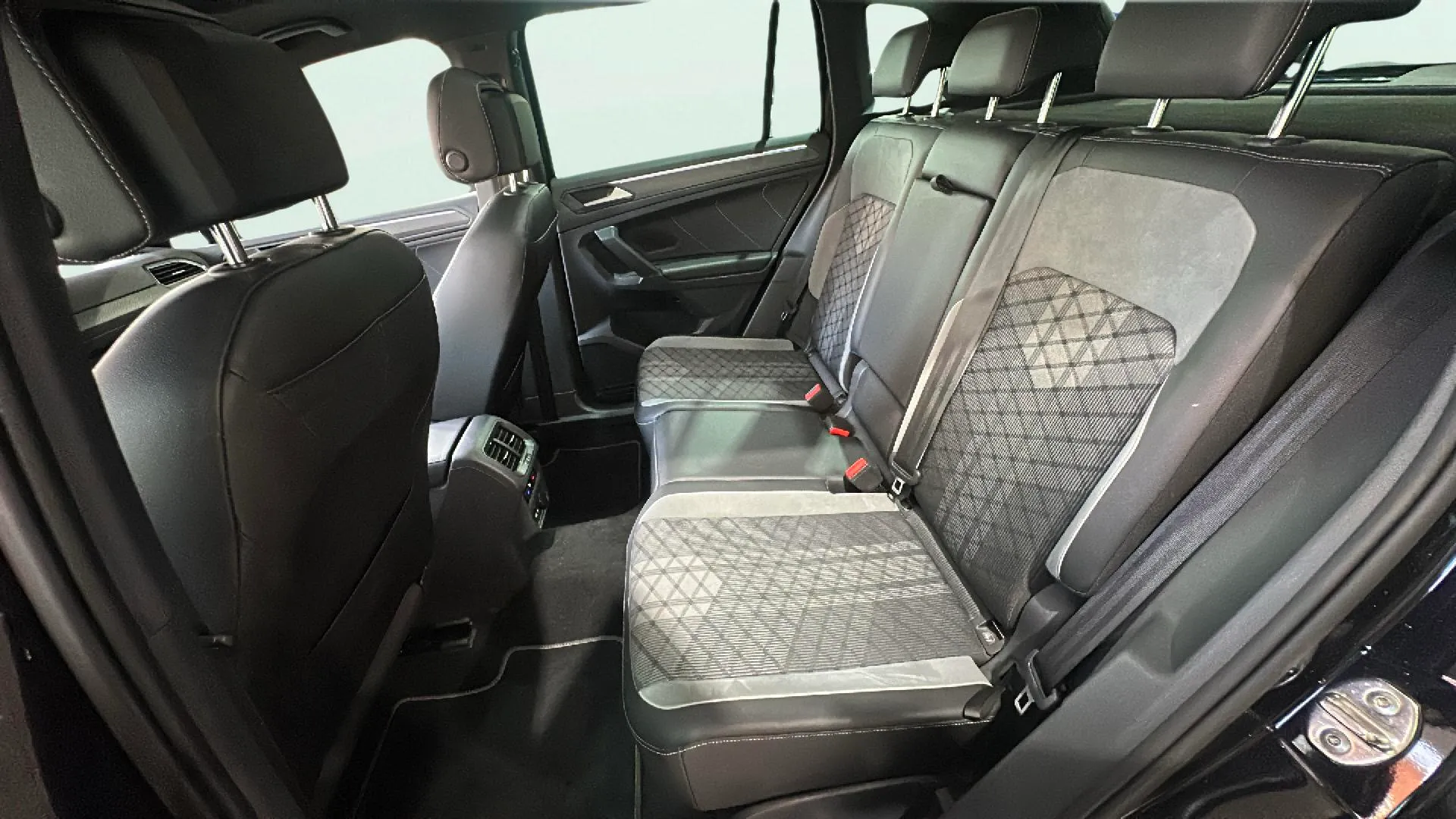 Volkswagen Tiguan R-Line 2.0 TDI DSG - foto 20