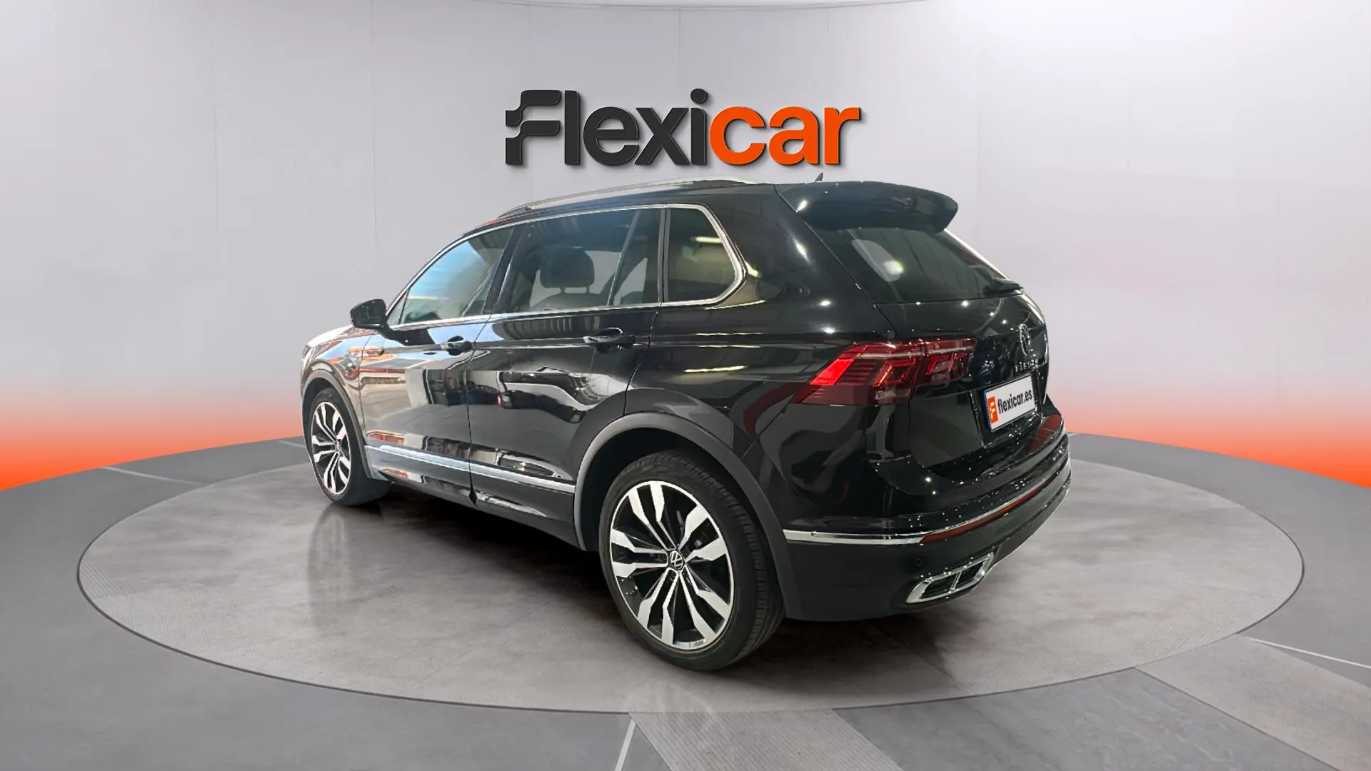 Volkswagen Tiguan R-Line 2.0 TDI DSG - foto 7