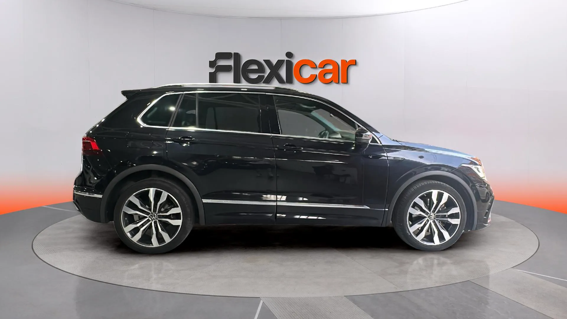 Volkswagen Tiguan R-Line 2.0 TDI DSG - foto 6