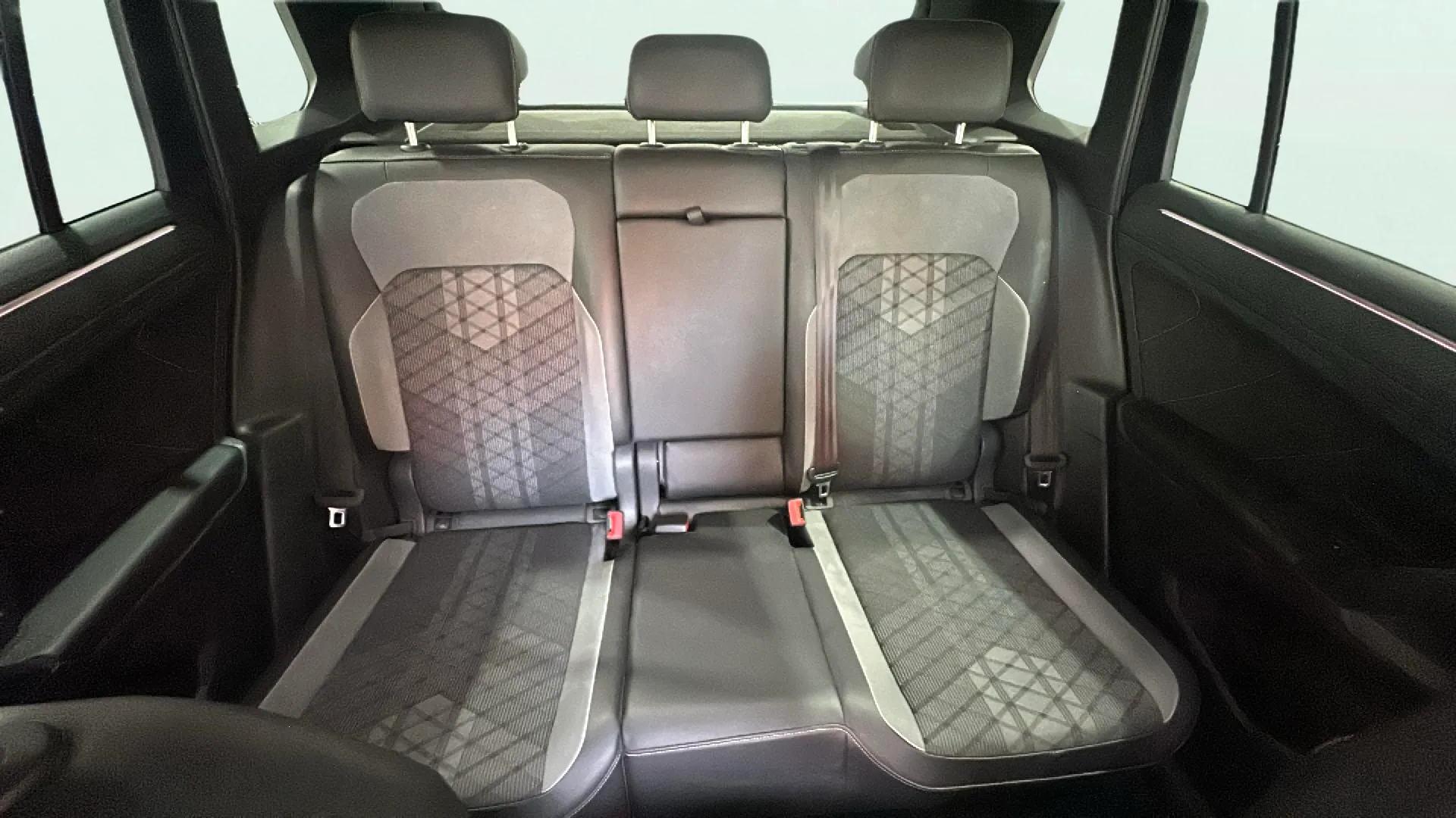 Volkswagen Tiguan R-Line 2.0 TDI DSG - foto 14