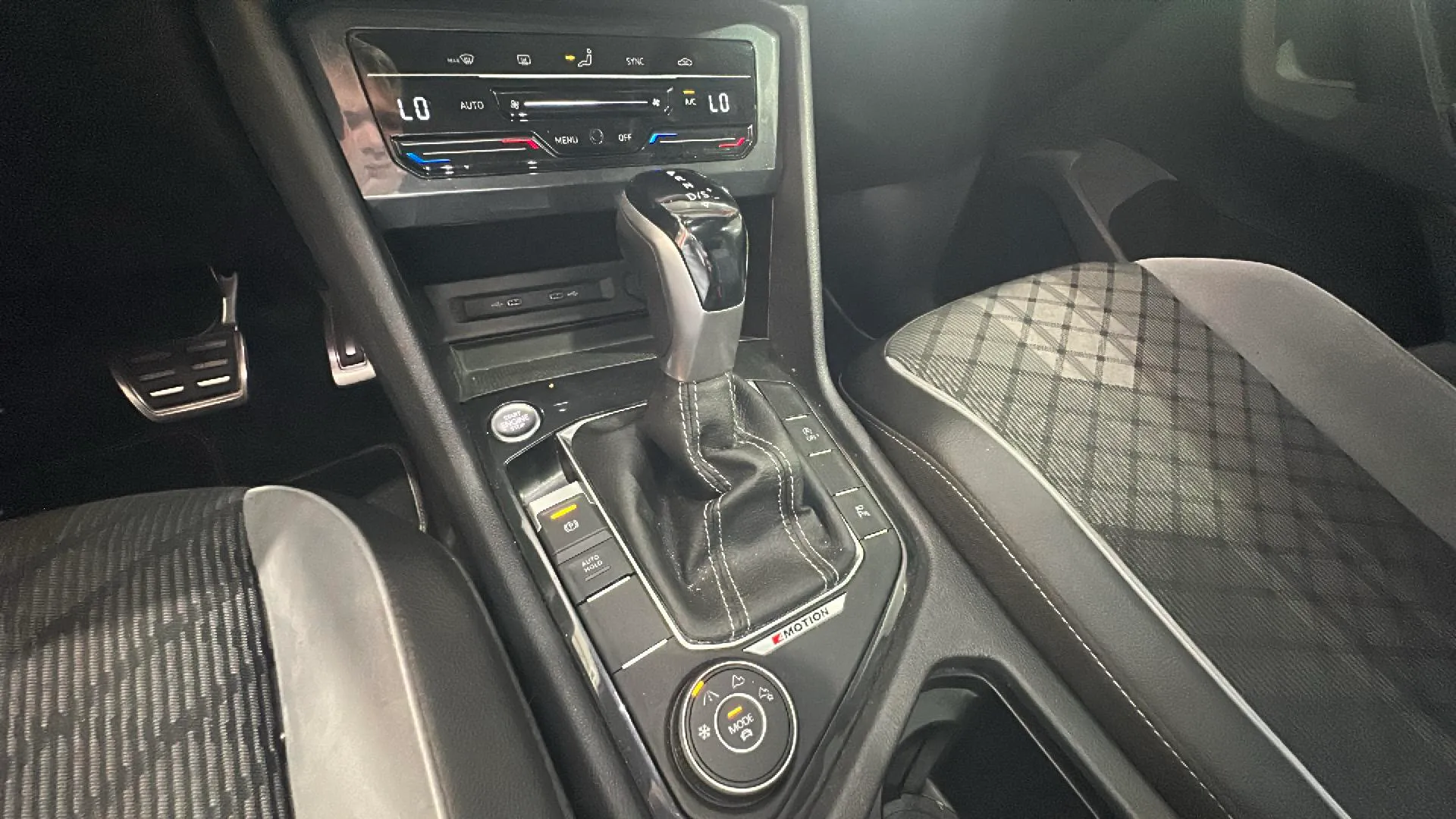 Volkswagen Tiguan R-Line 2.0 TDI DSG - foto 24