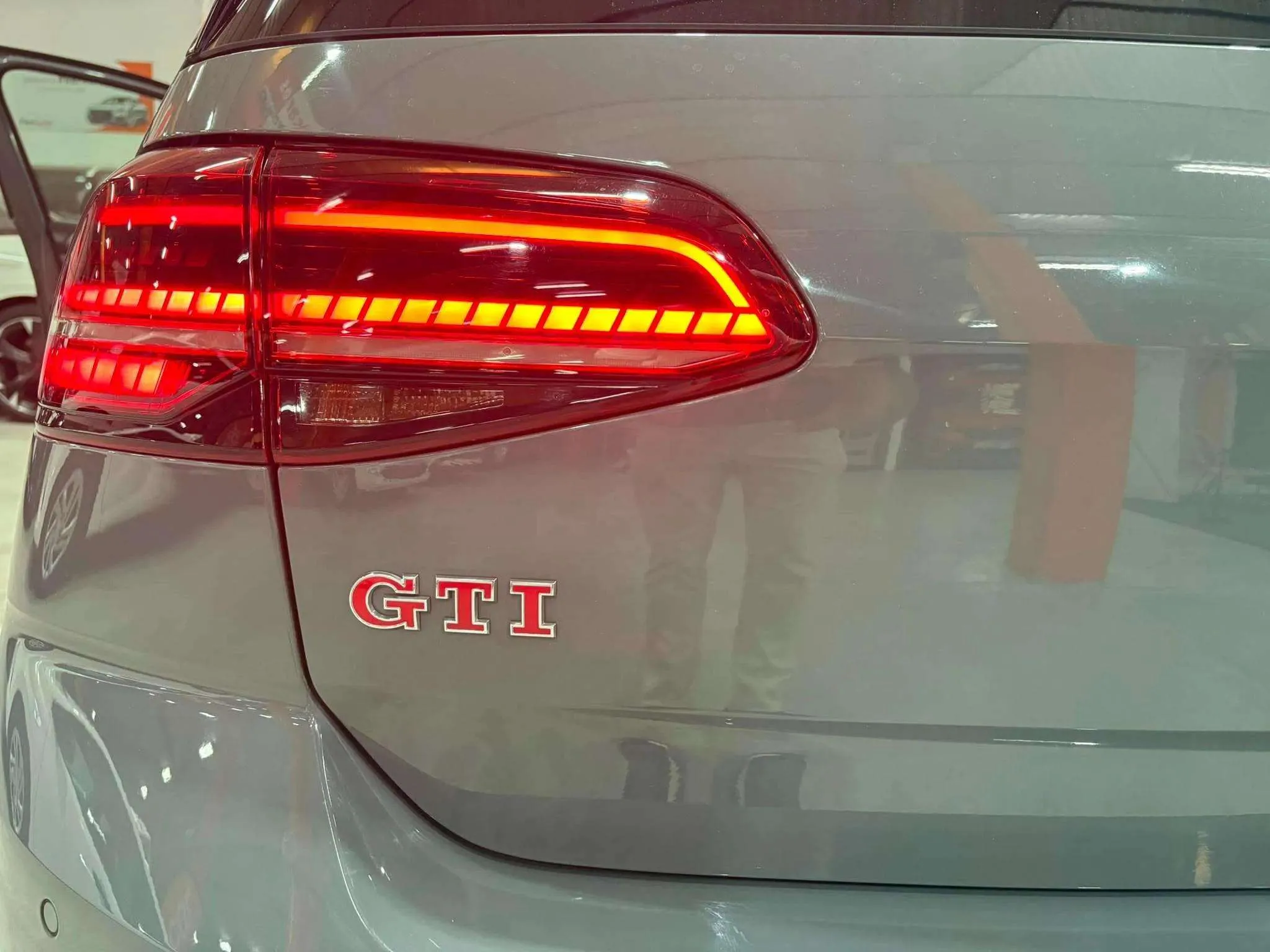Volkswagen Golf GTI TCR 2.0 TSI DSG - foto 26