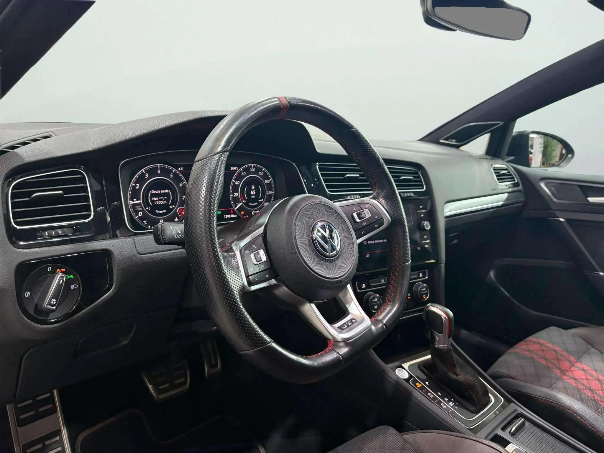 Volkswagen Golf GTI TCR 2.0 TSI DSG - foto 9