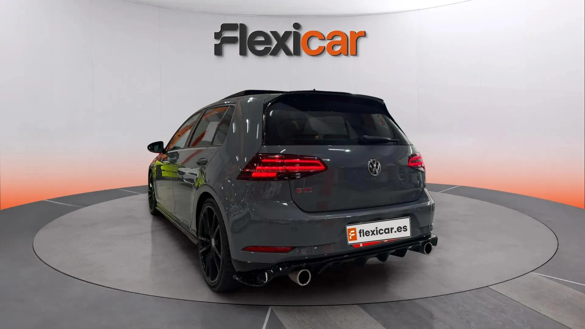 Volkswagen Golf GTI TCR 2.0 TSI DSG - foto 5