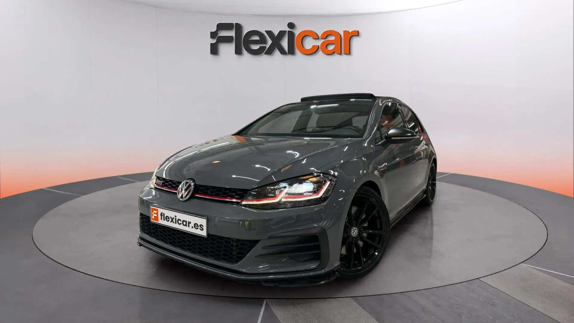Volkswagen Golf GTI TCR 2.0 TSI DSG - foto 3