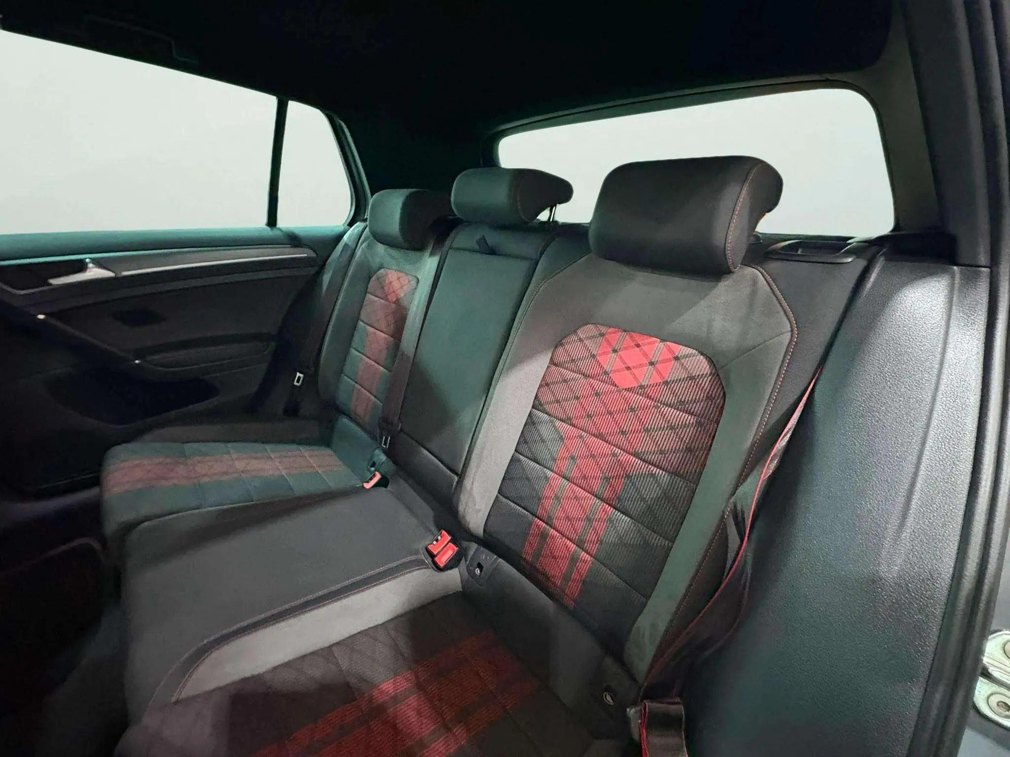 Volkswagen Golf GTI TCR 2.0 TSI DSG - foto 16