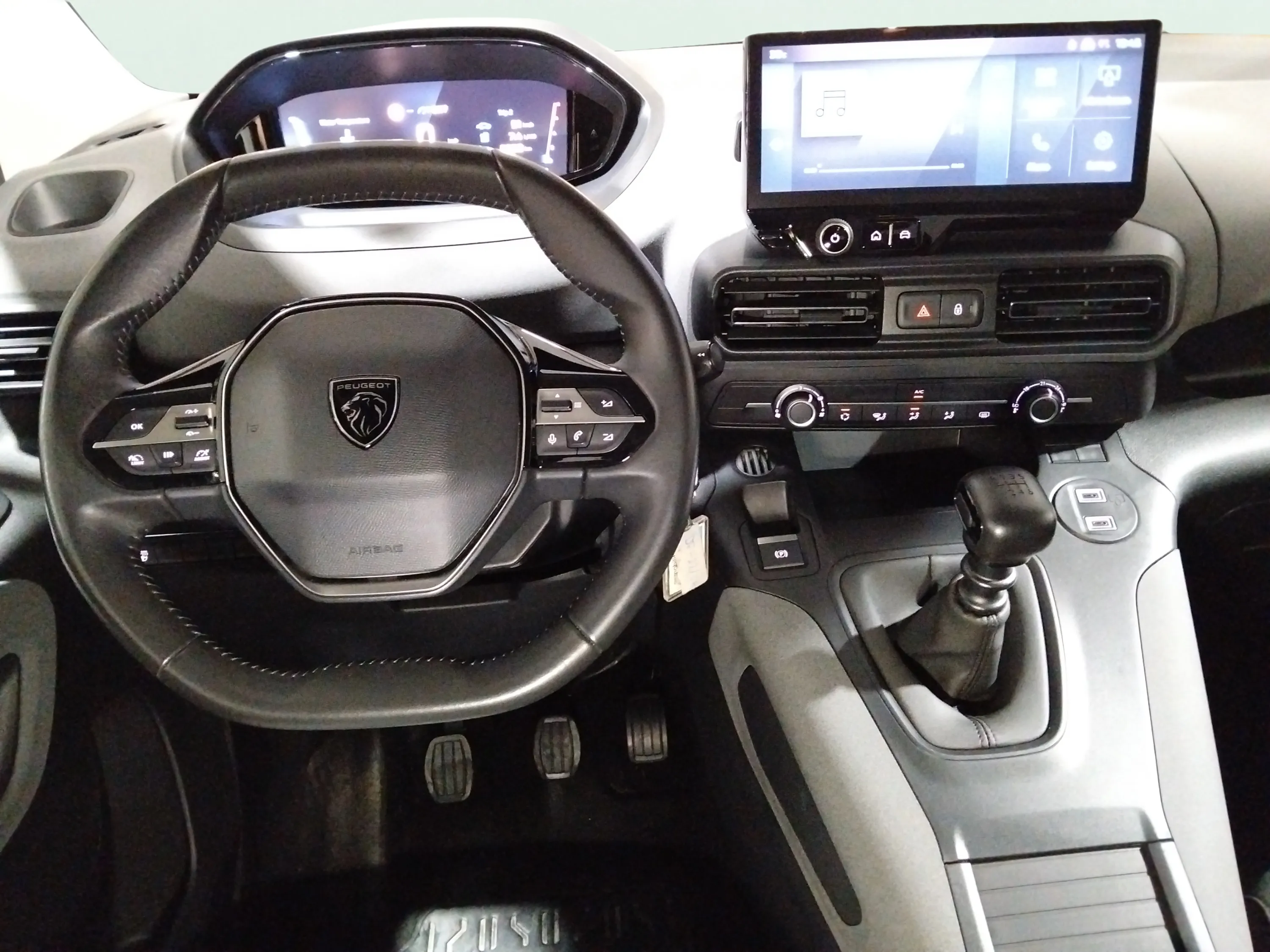 Peugeot Rifter Allure BlueHDi 100 - foto 11
