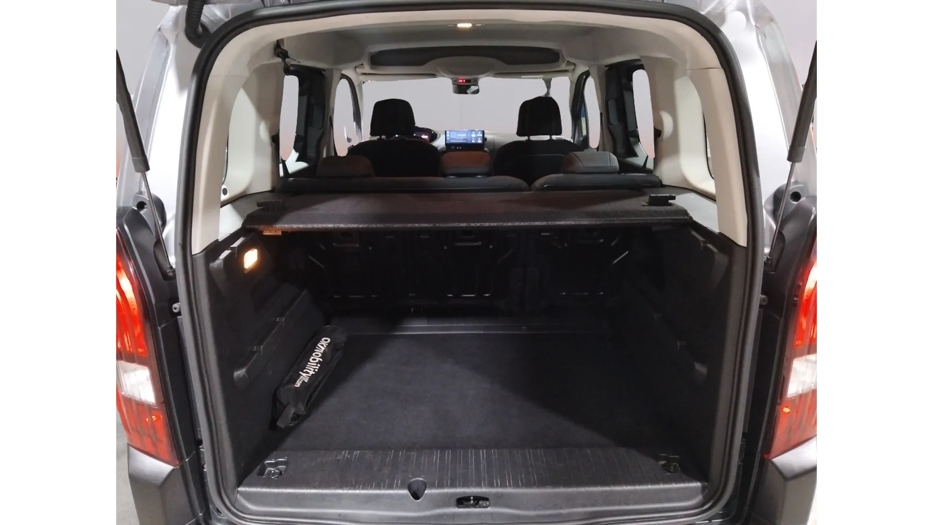 Peugeot Rifter Allure BlueHDi 100 - foto 16