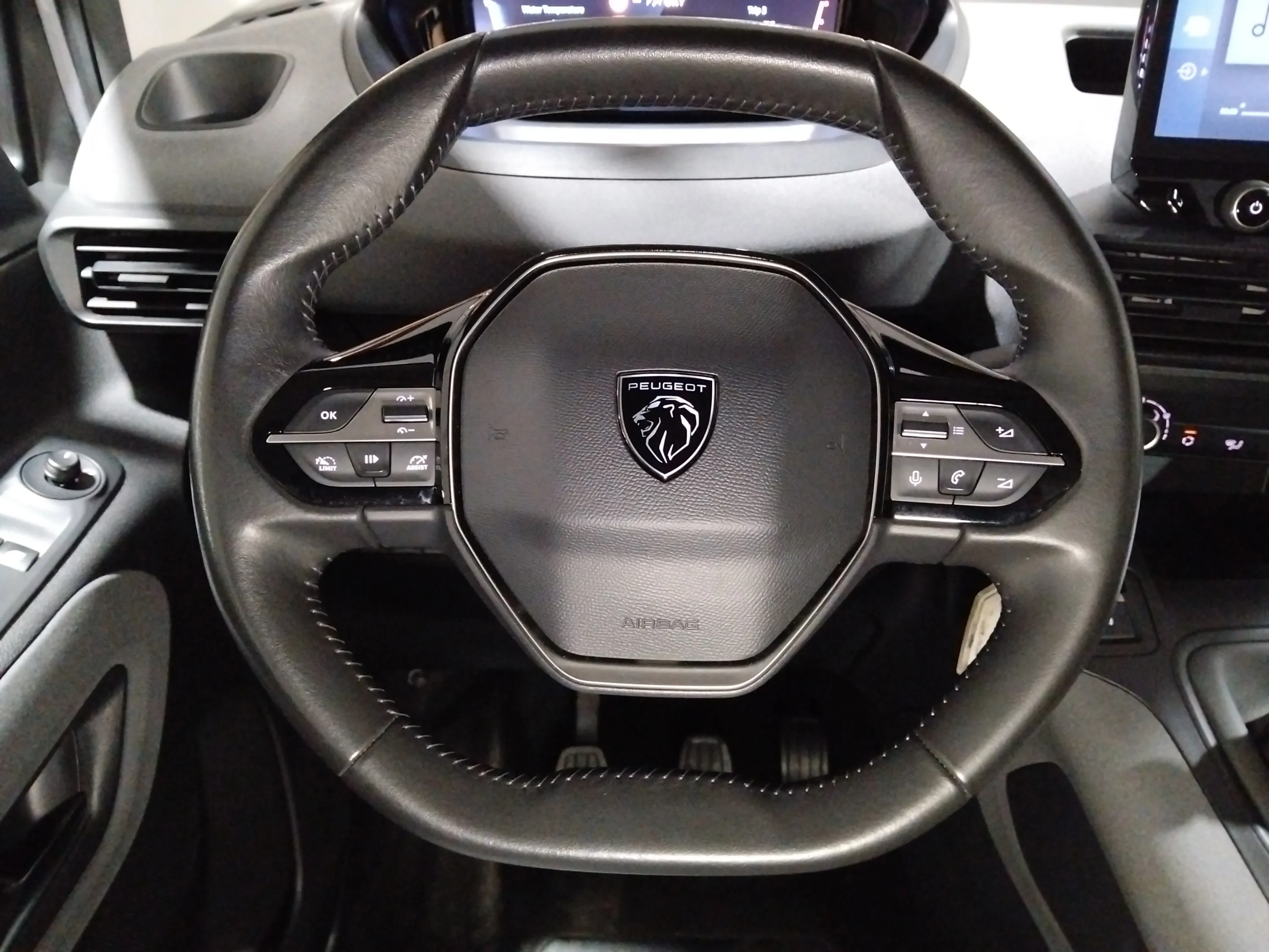 Peugeot Rifter Allure BlueHDi 100 - foto 10