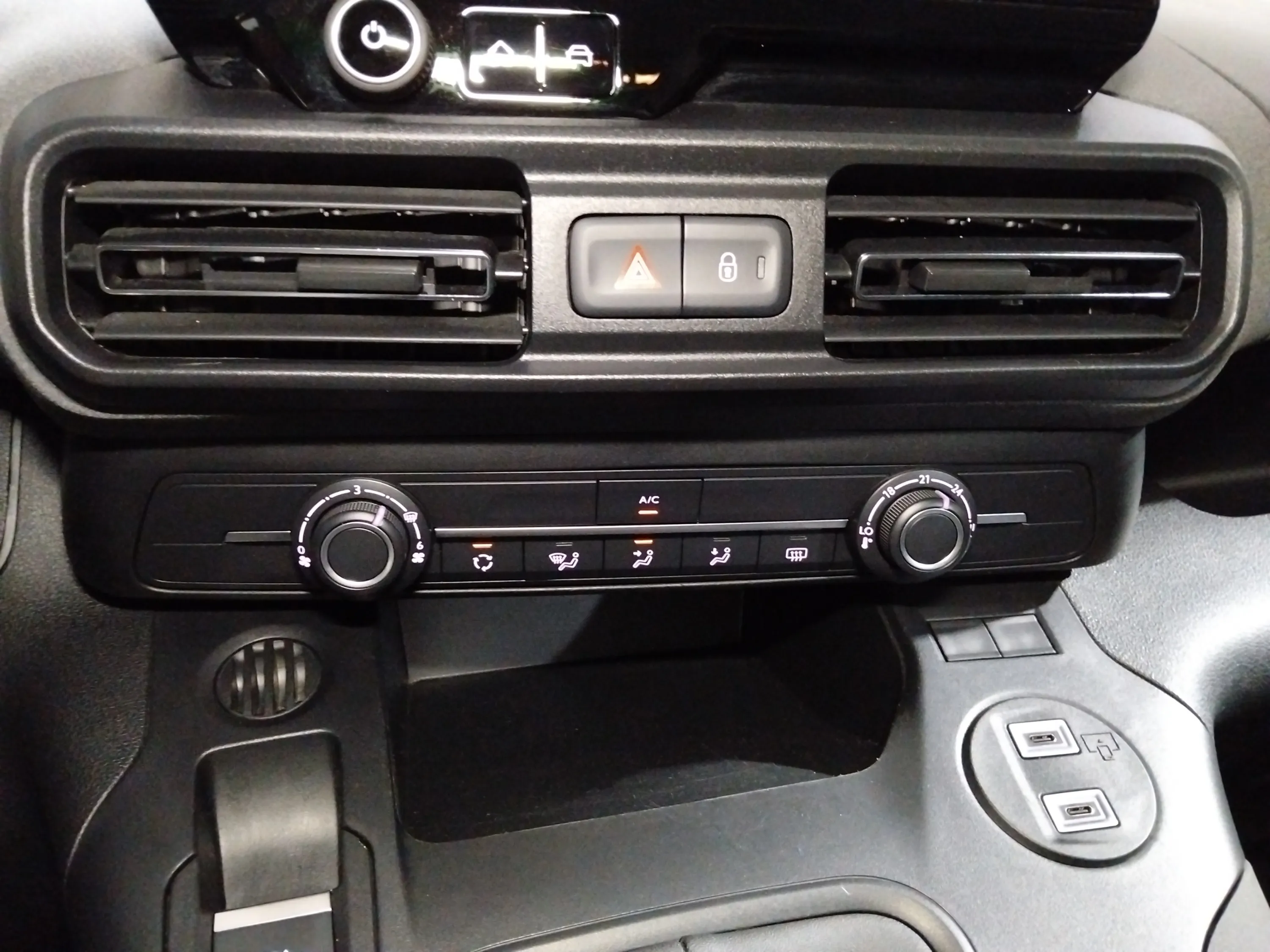 Peugeot Rifter Allure BlueHDi 100 - foto 21