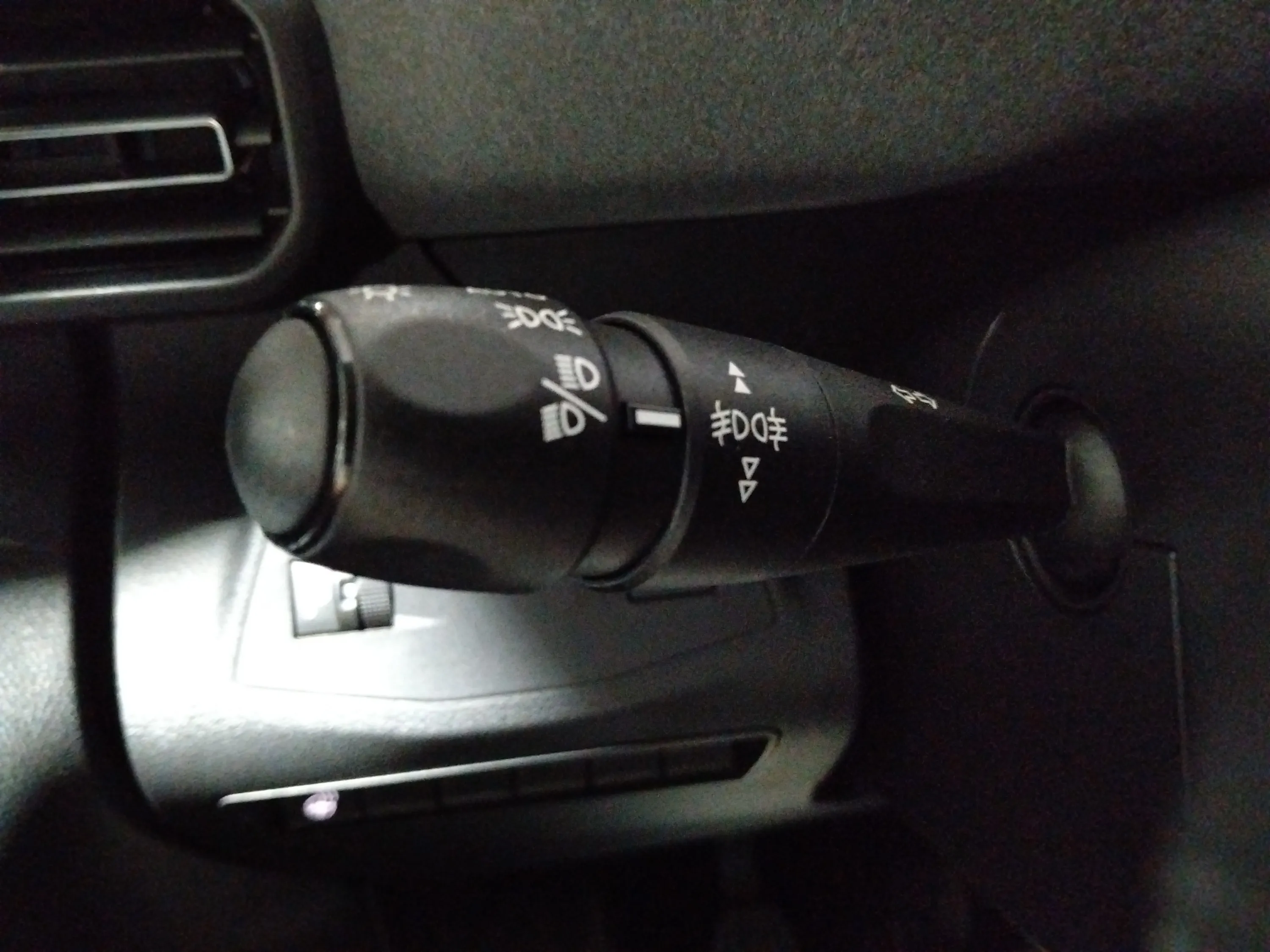 Peugeot Rifter Allure BlueHDi 100 - foto 26