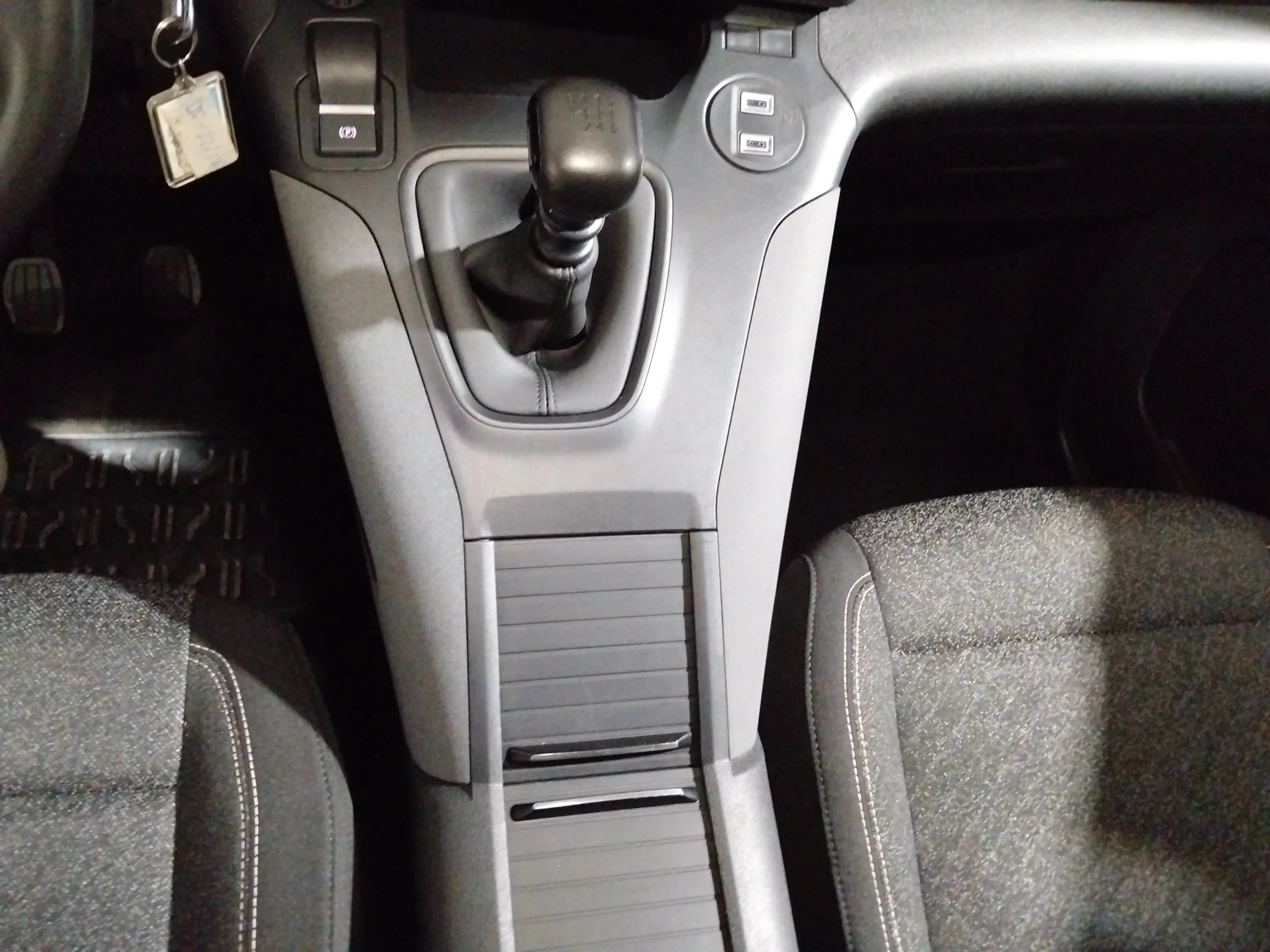 Peugeot Rifter Allure BlueHDi 100 - foto 20