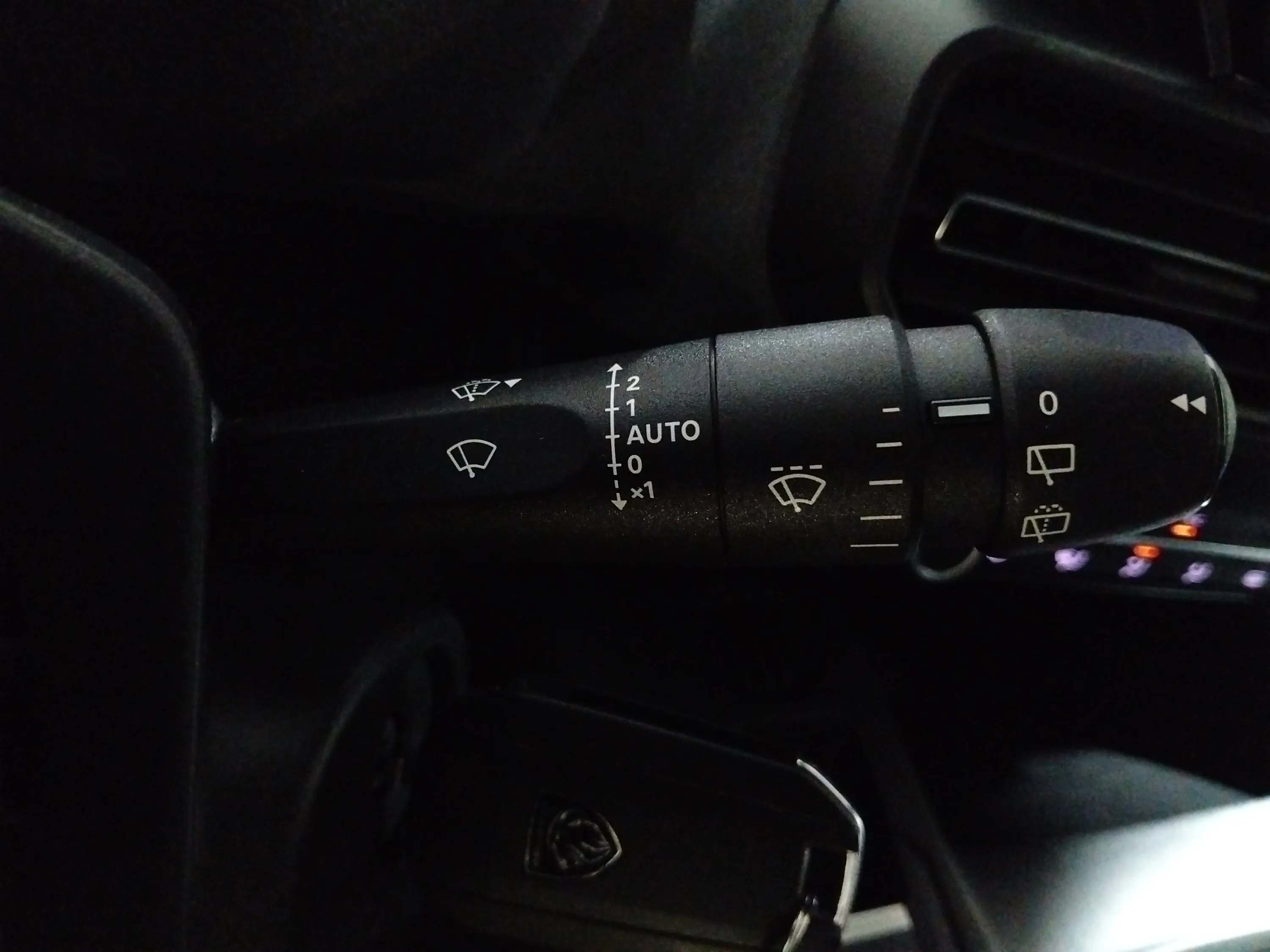 Peugeot Rifter Allure BlueHDi 100 - foto 24