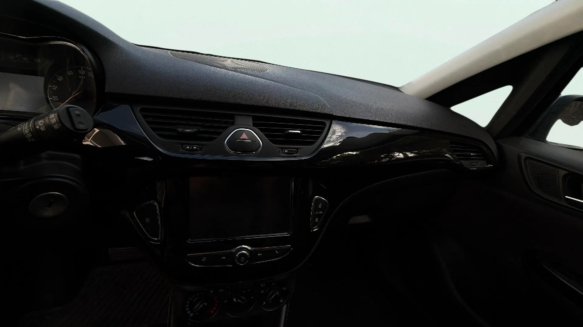 Opel Corsa 1.4 Selective - foto 8