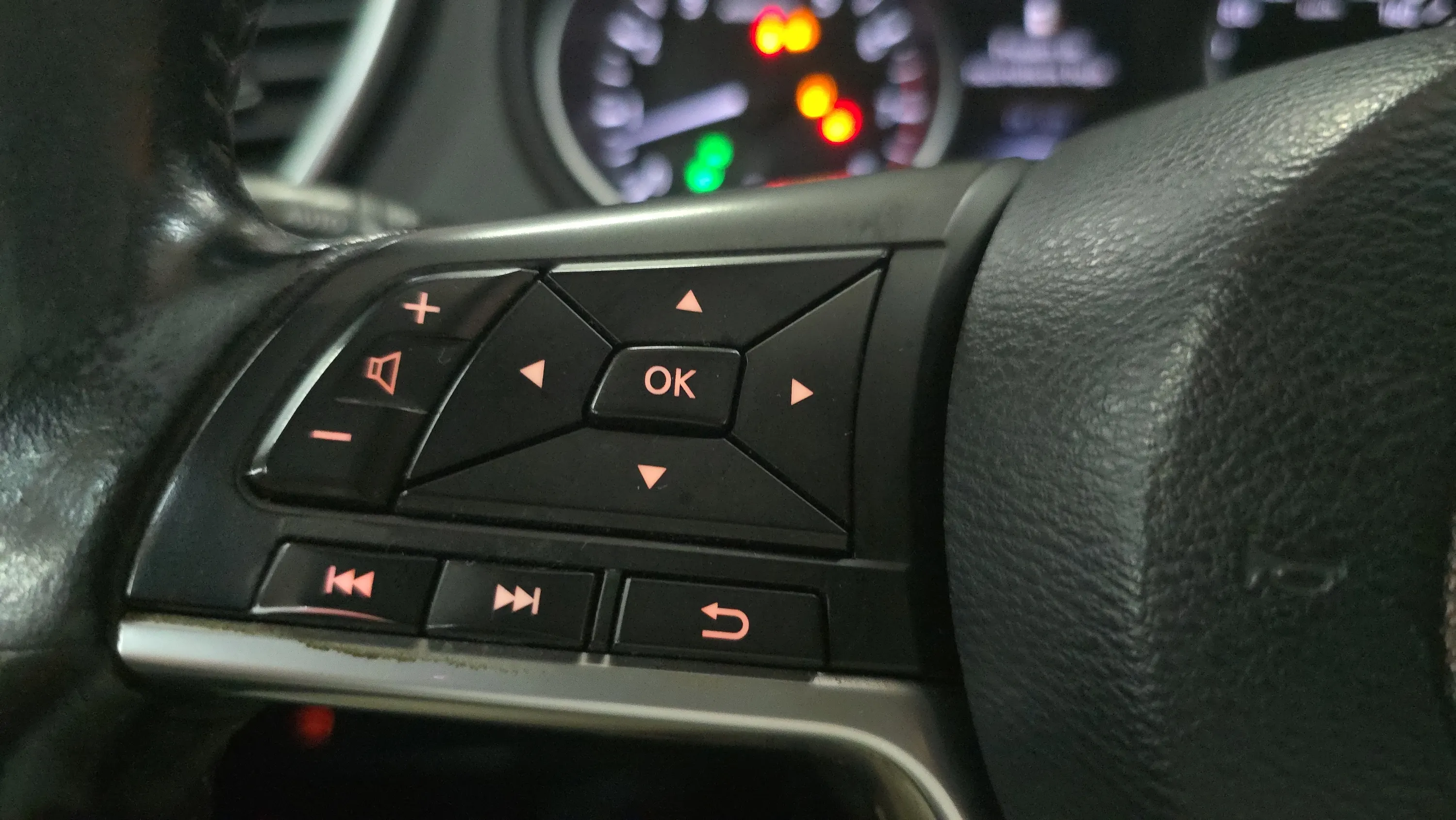 Nissan Qashqai DIG-T E6D Visia - foto 22