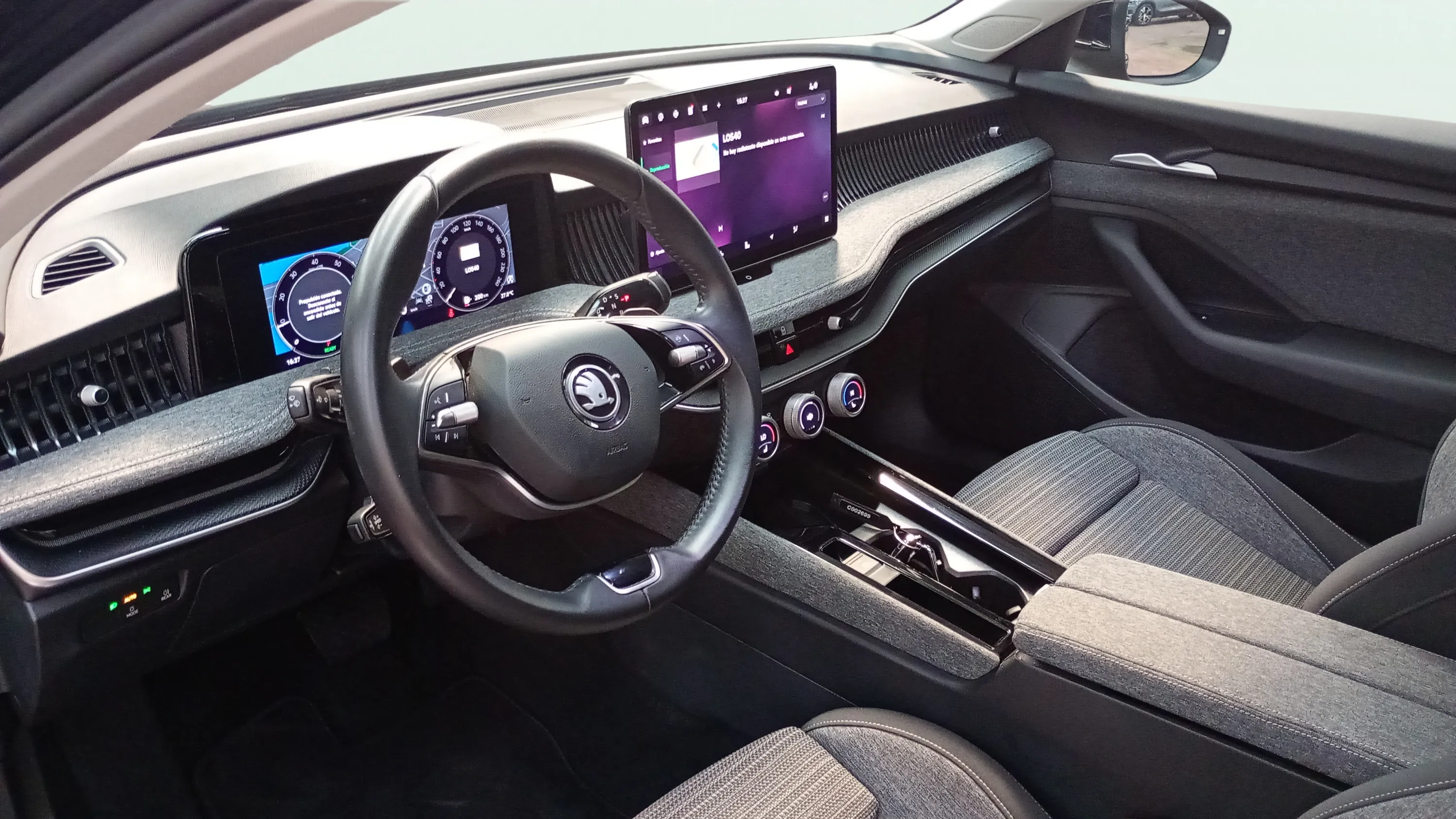 Škoda Superb Combi 1.5 TSI m-HEV DSG Selection - foto 23