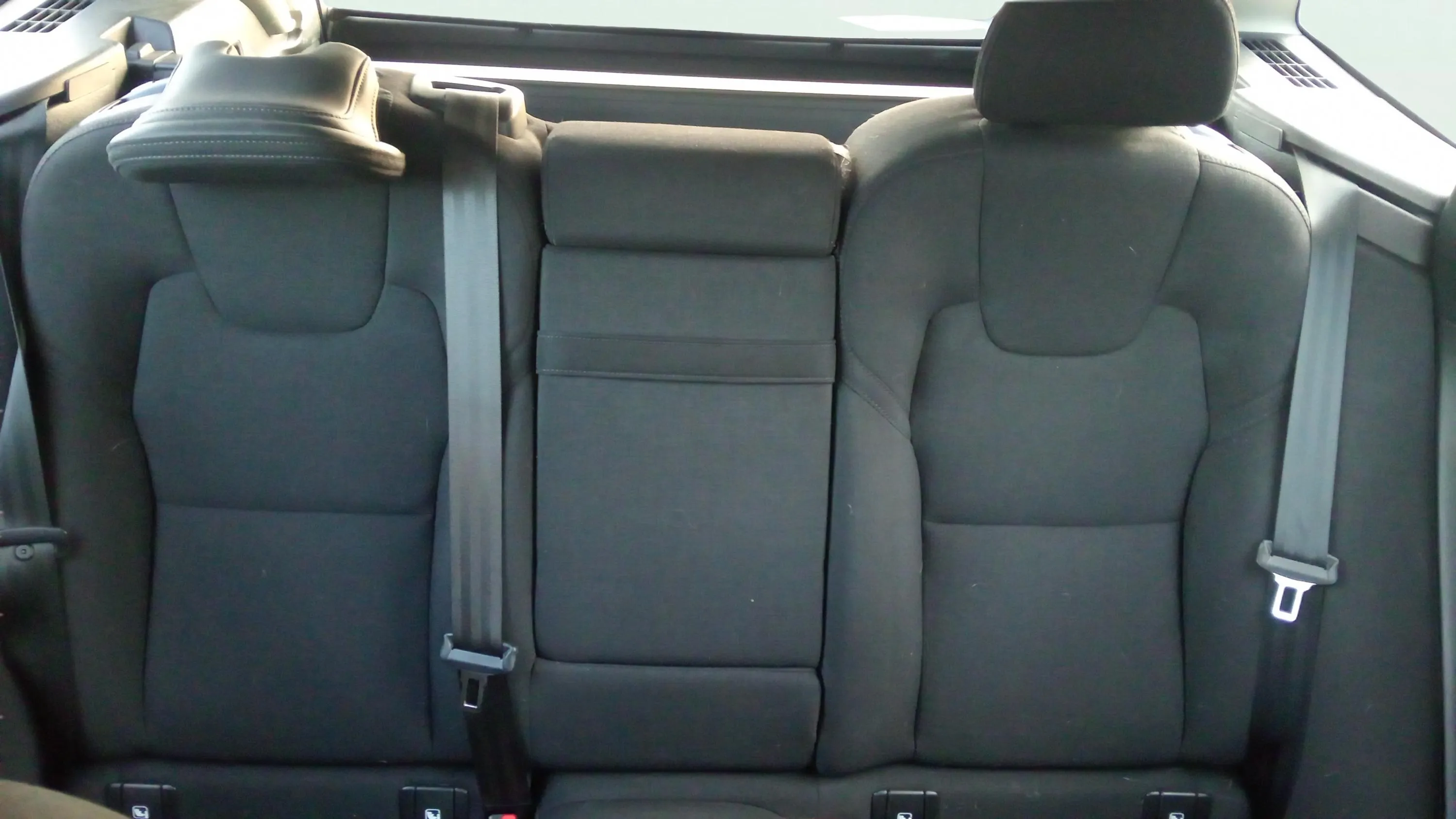 Volvo XC60 2.0 B4 D Momentum Pro - foto 19