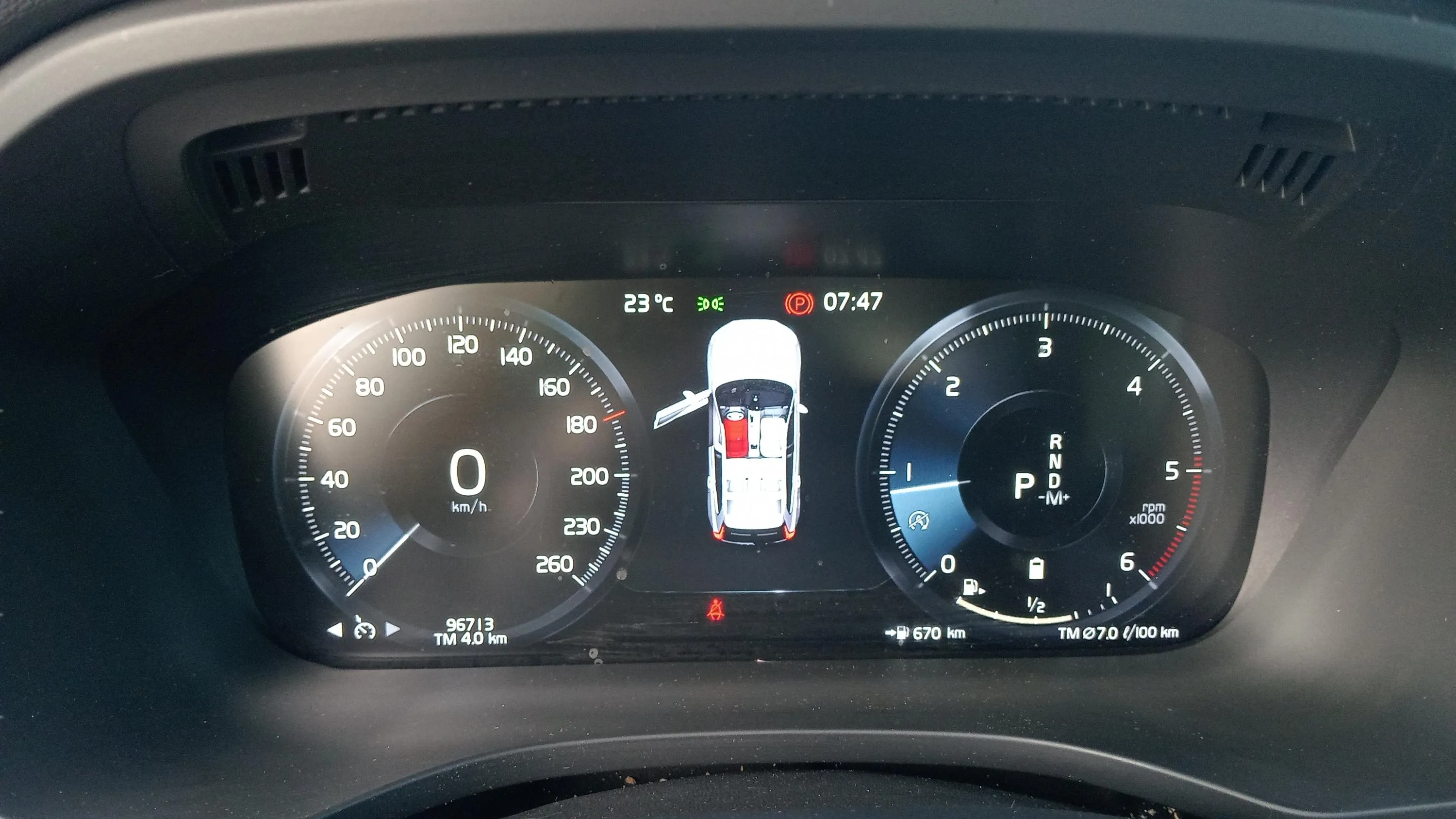 Volvo XC60 2.0 B4 D Momentum Pro - foto 16