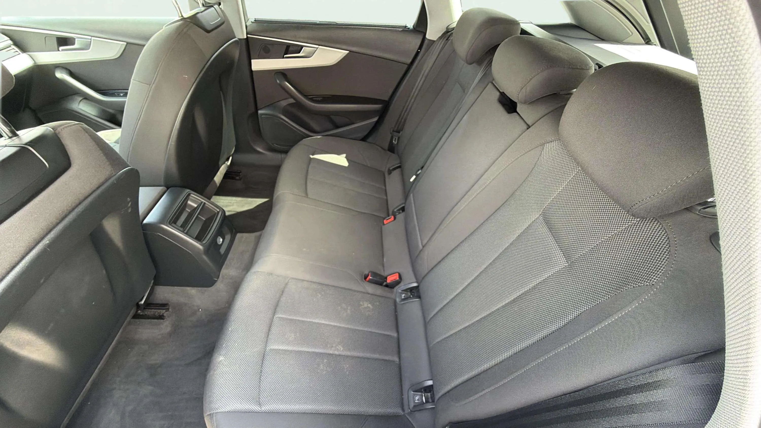 Audi A4 Avant Advanced 35 TFSI S tronic - foto 16
