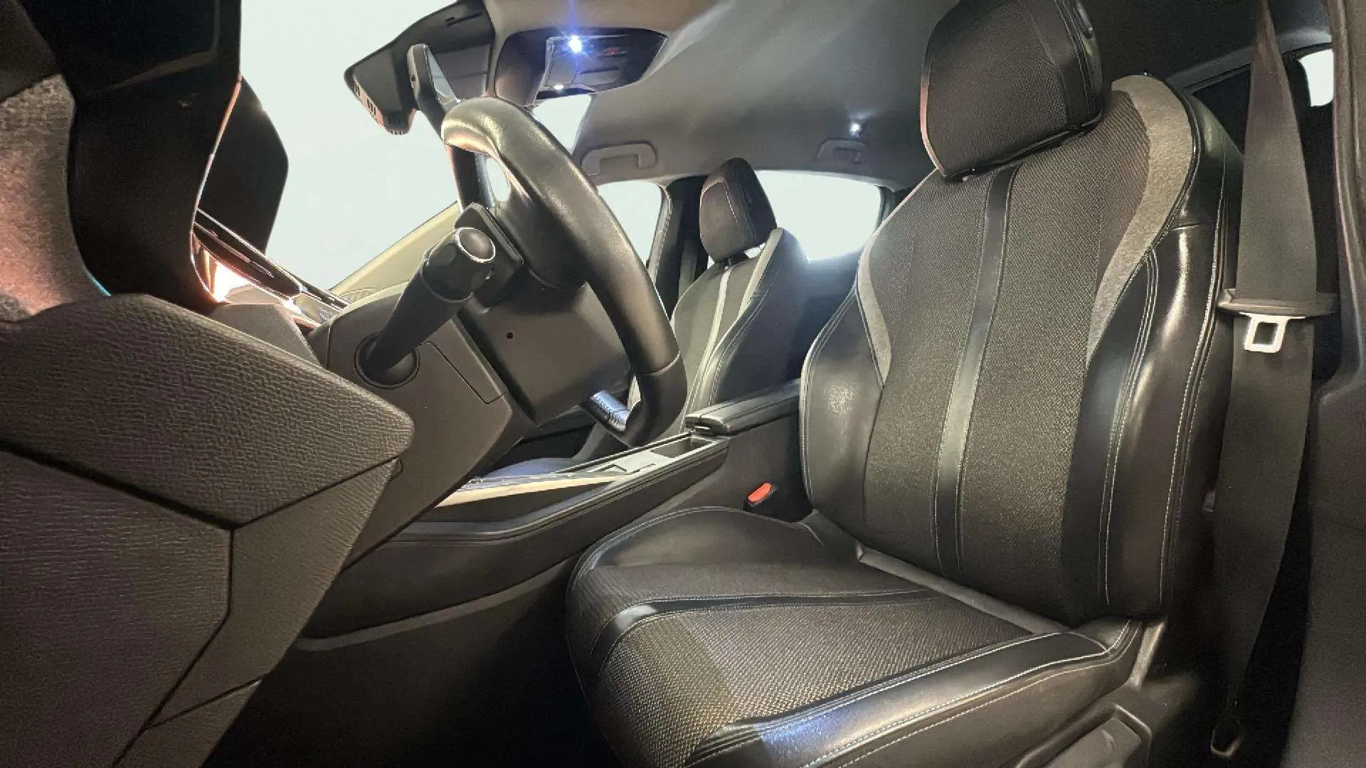 Peugeot 308 Allure Pack PureTech 130 EAT8 - foto 11