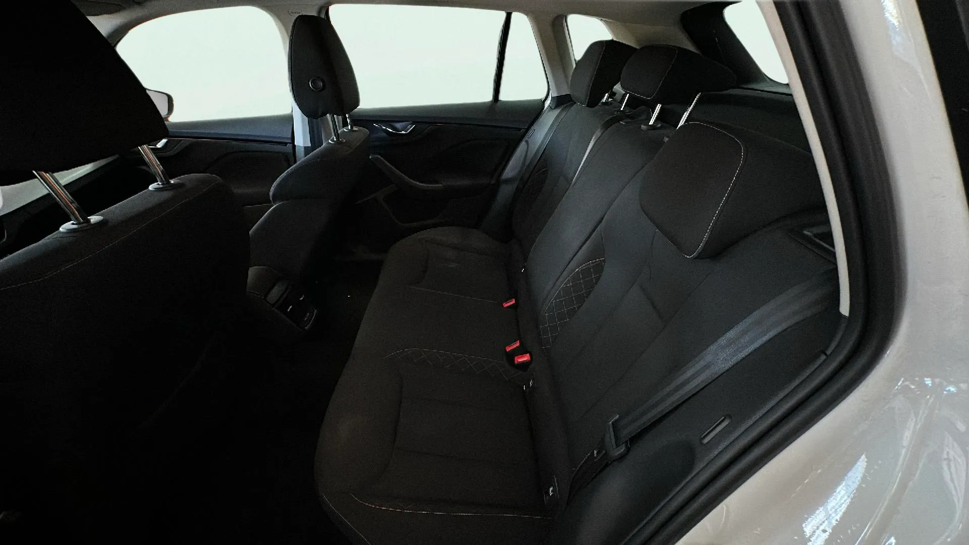 Škoda Kamiq 1.0 TSI Ambition - foto 9