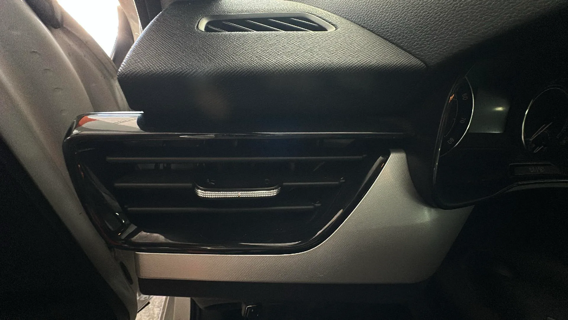 Škoda Kamiq 1.0 TSI Ambition - foto 14