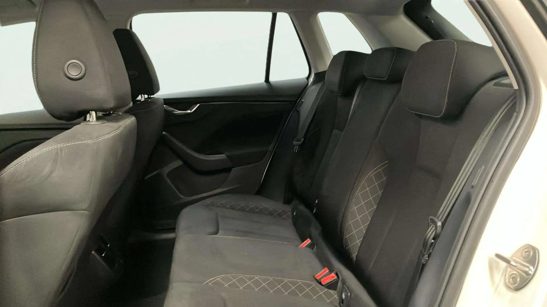 Škoda Kamiq 1.0 TSI Ambition - foto 10