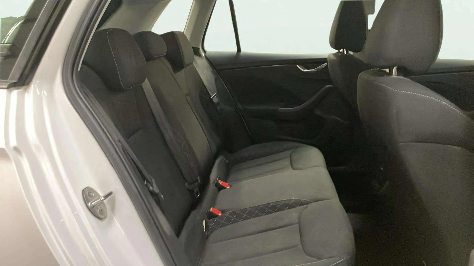 Škoda Kamiq 1.0 TSI Ambition - foto 11