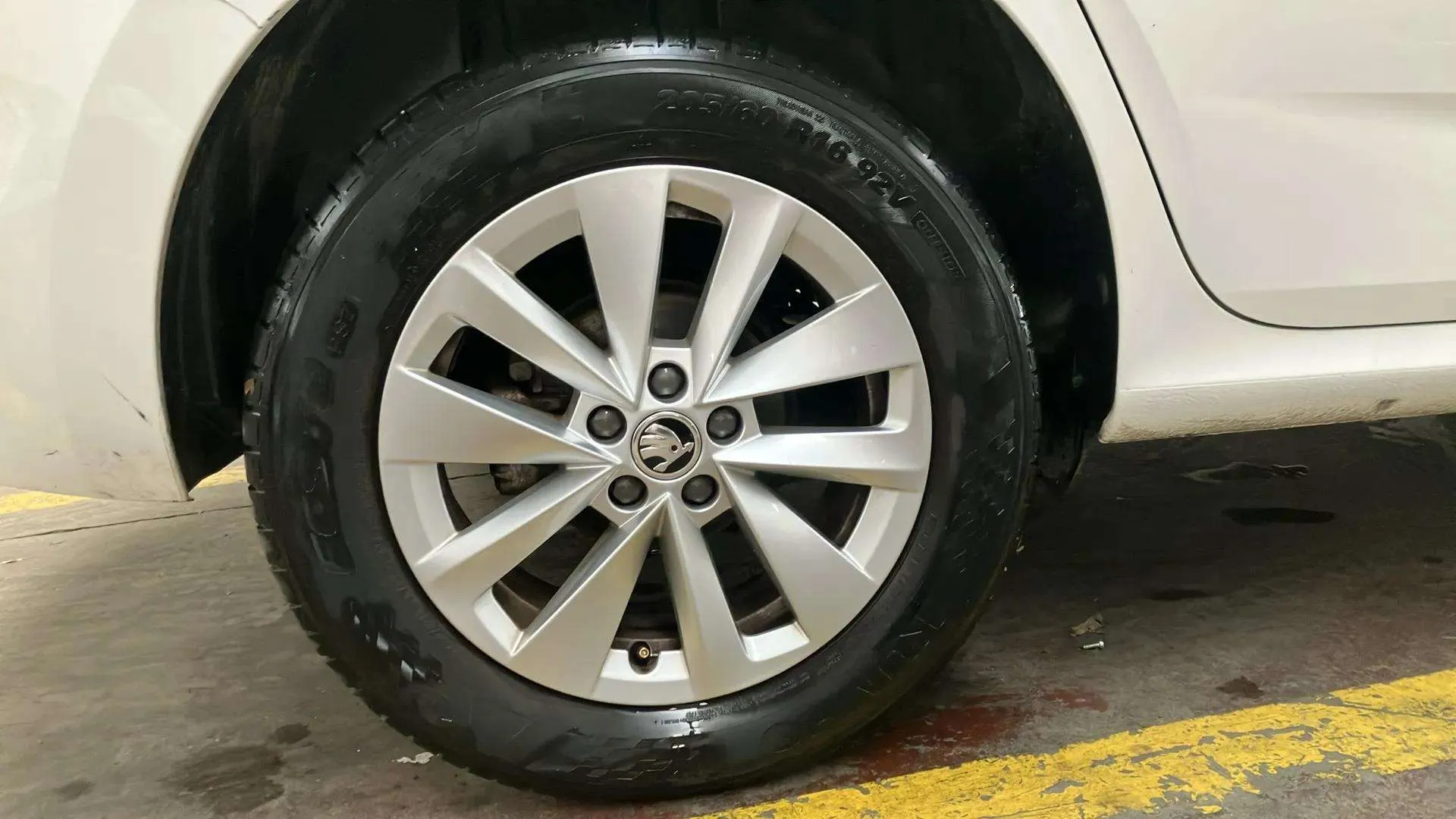 Škoda Kamiq 1.0 TSI Ambition - foto 17