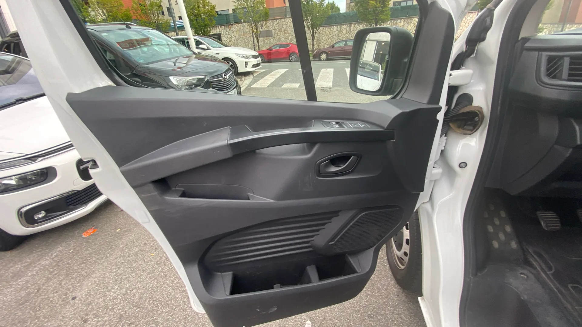 Renault Trafic Furgón L2H1 Blue dCi CUA - foto 16