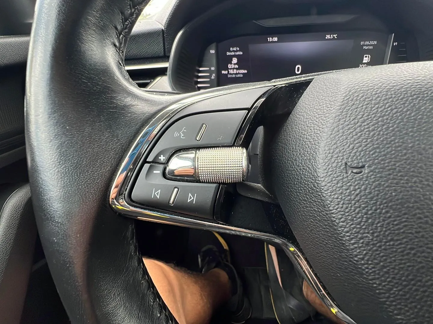 Škoda Kamiq 1.0 TSI DSG Ambition - foto 17