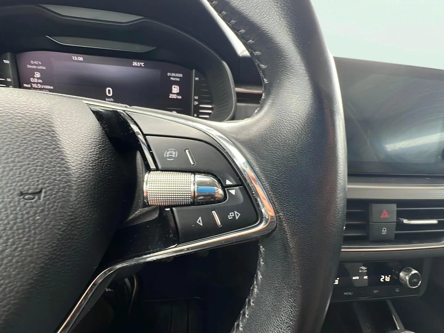Škoda Kamiq 1.0 TSI DSG Ambition - foto 19