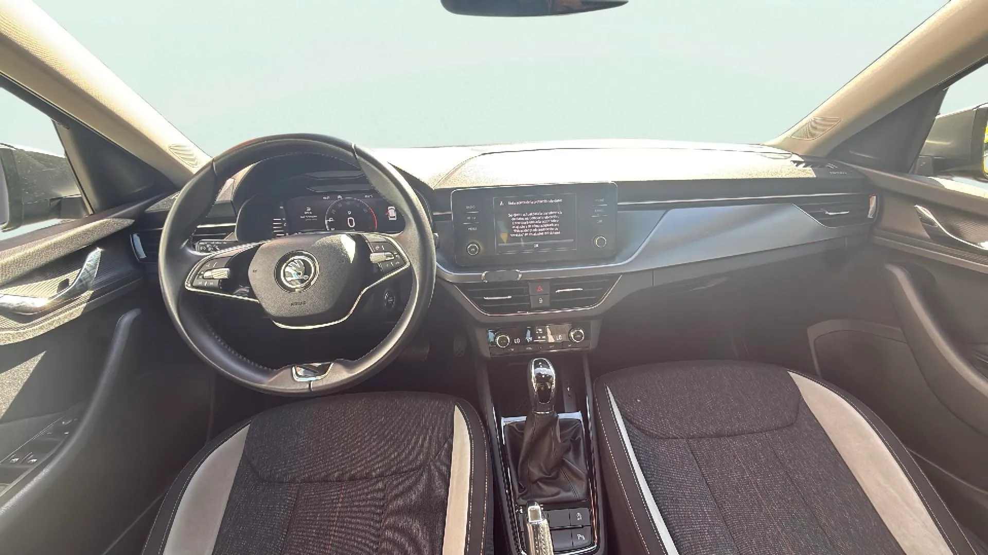 Škoda Kamiq 1.0 TSI DSG Ambition - foto 11