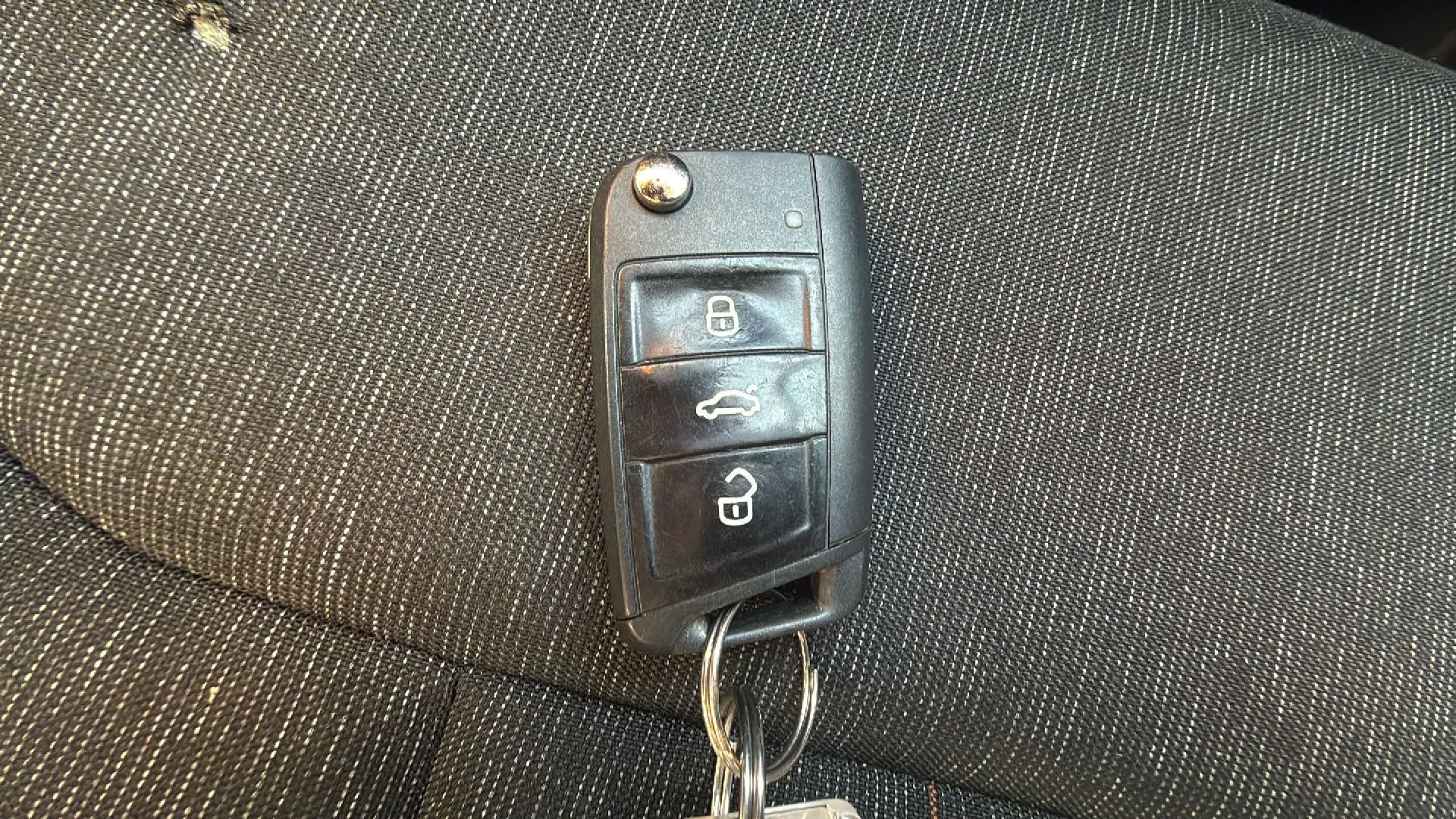 Škoda Kamiq 1.0 TSI DSG Ambition - foto 26