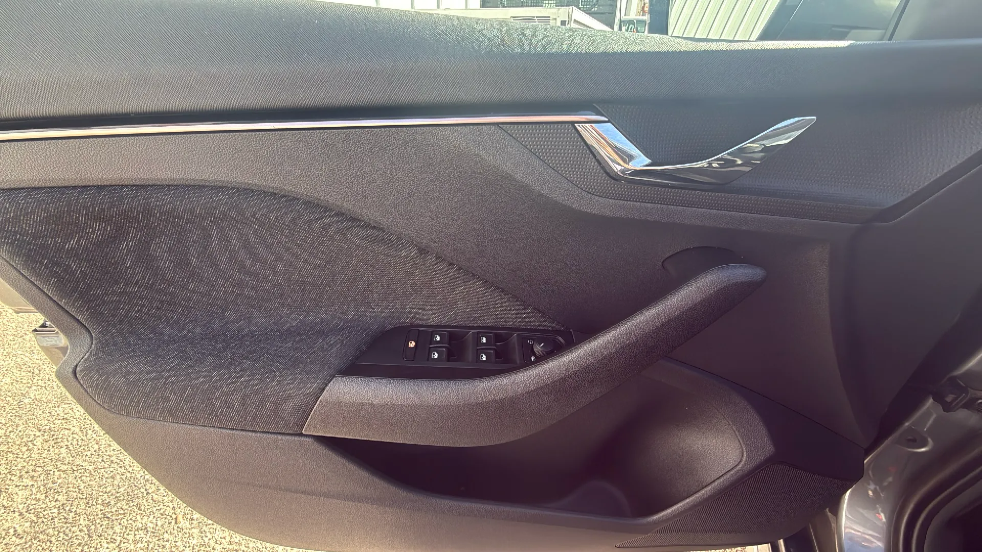 Škoda Kamiq 1.0 TSI DSG Ambition - foto 9