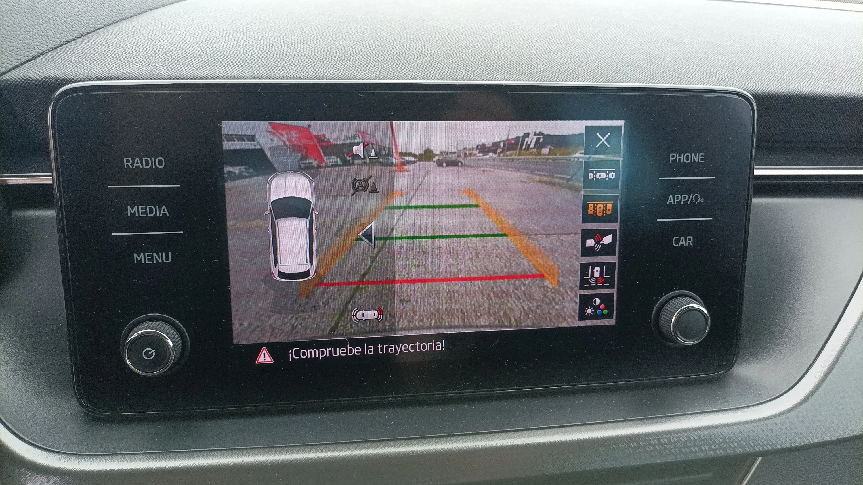 Škoda Kamiq 1.0 TSI Style - foto 14