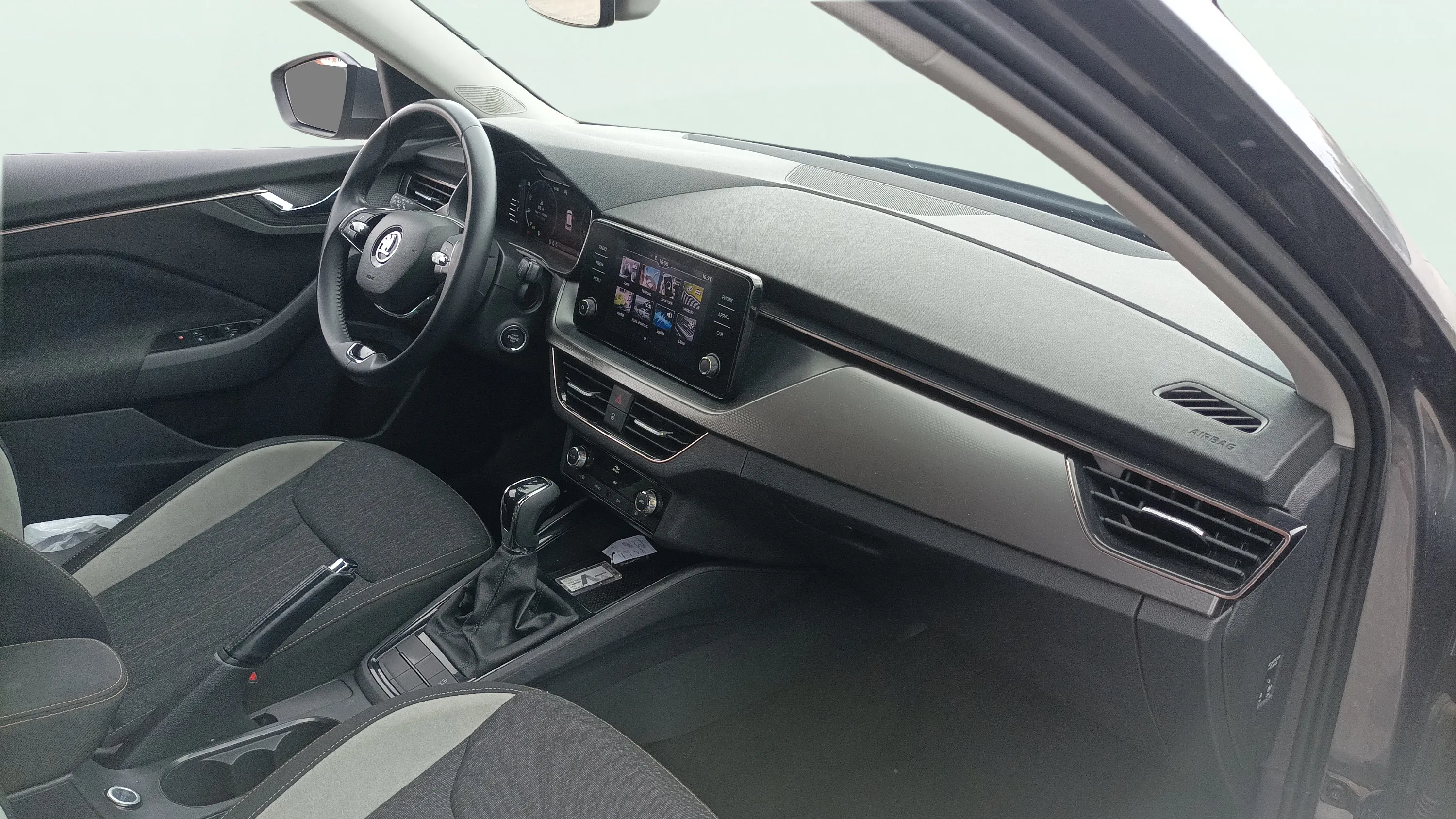 Škoda Kamiq 1.0 TSI Style - foto 15