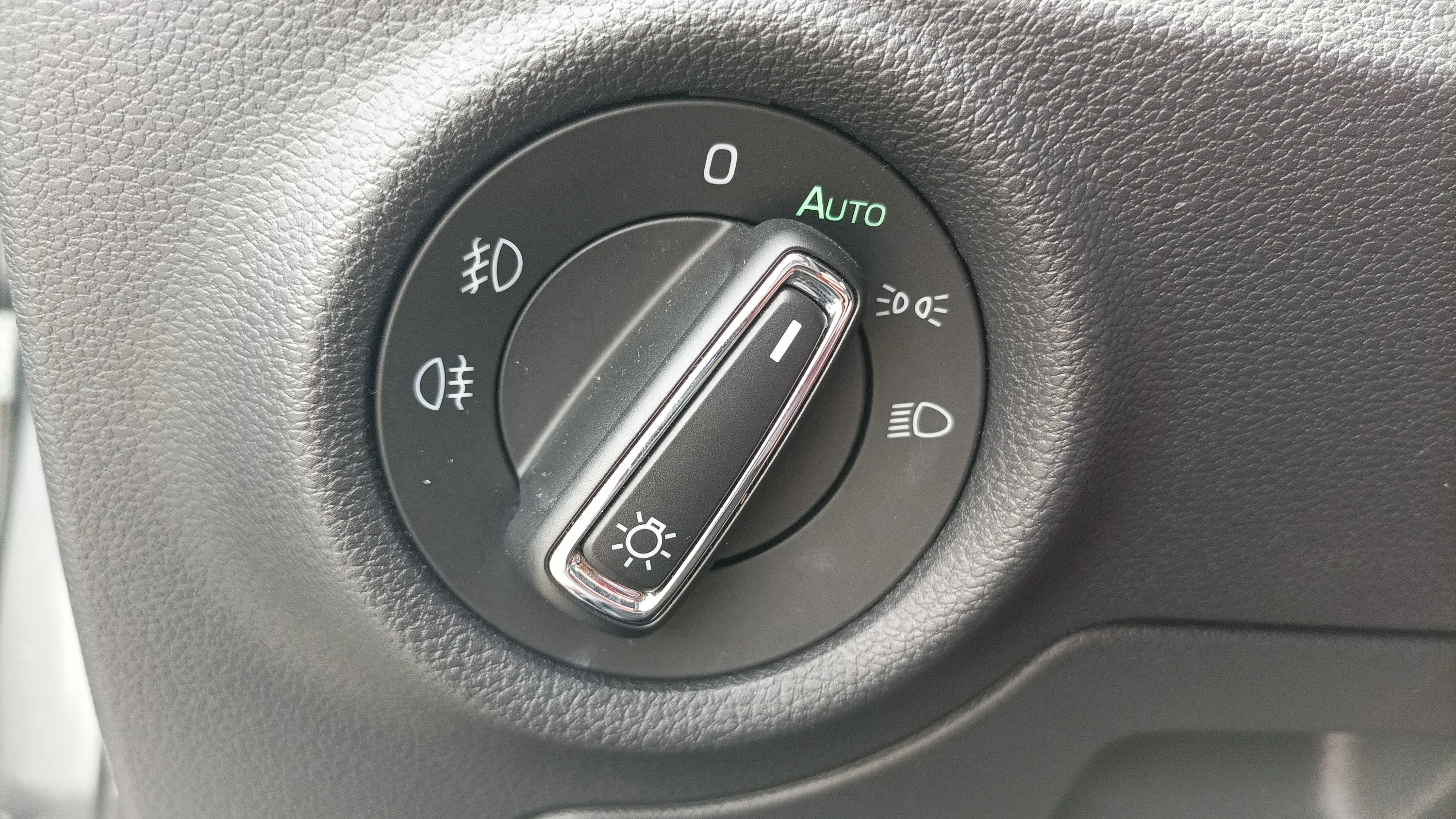 Škoda Kamiq 1.0 TSI Style - foto 22
