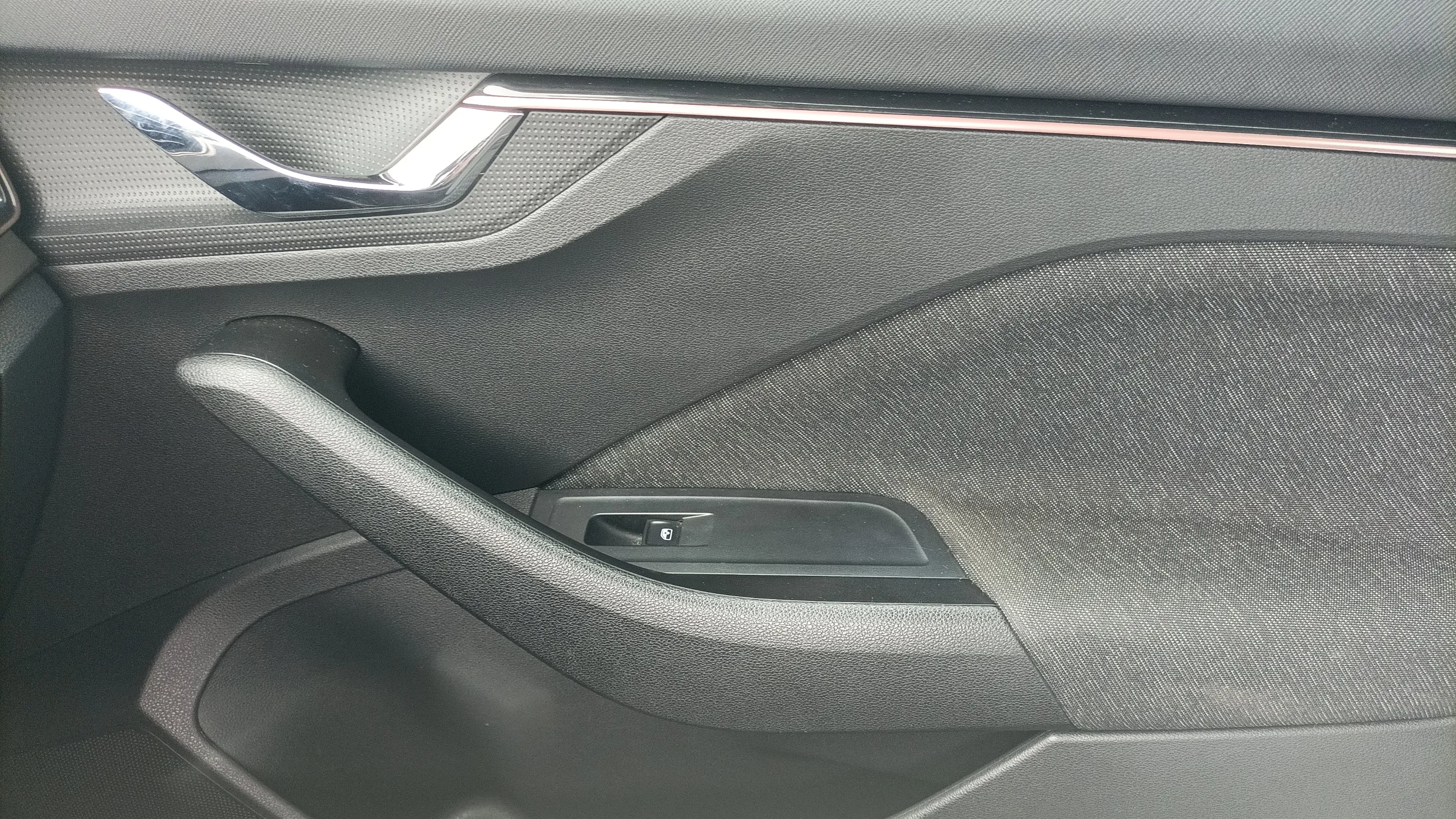Škoda Kamiq 1.0 TSI Style - foto 24