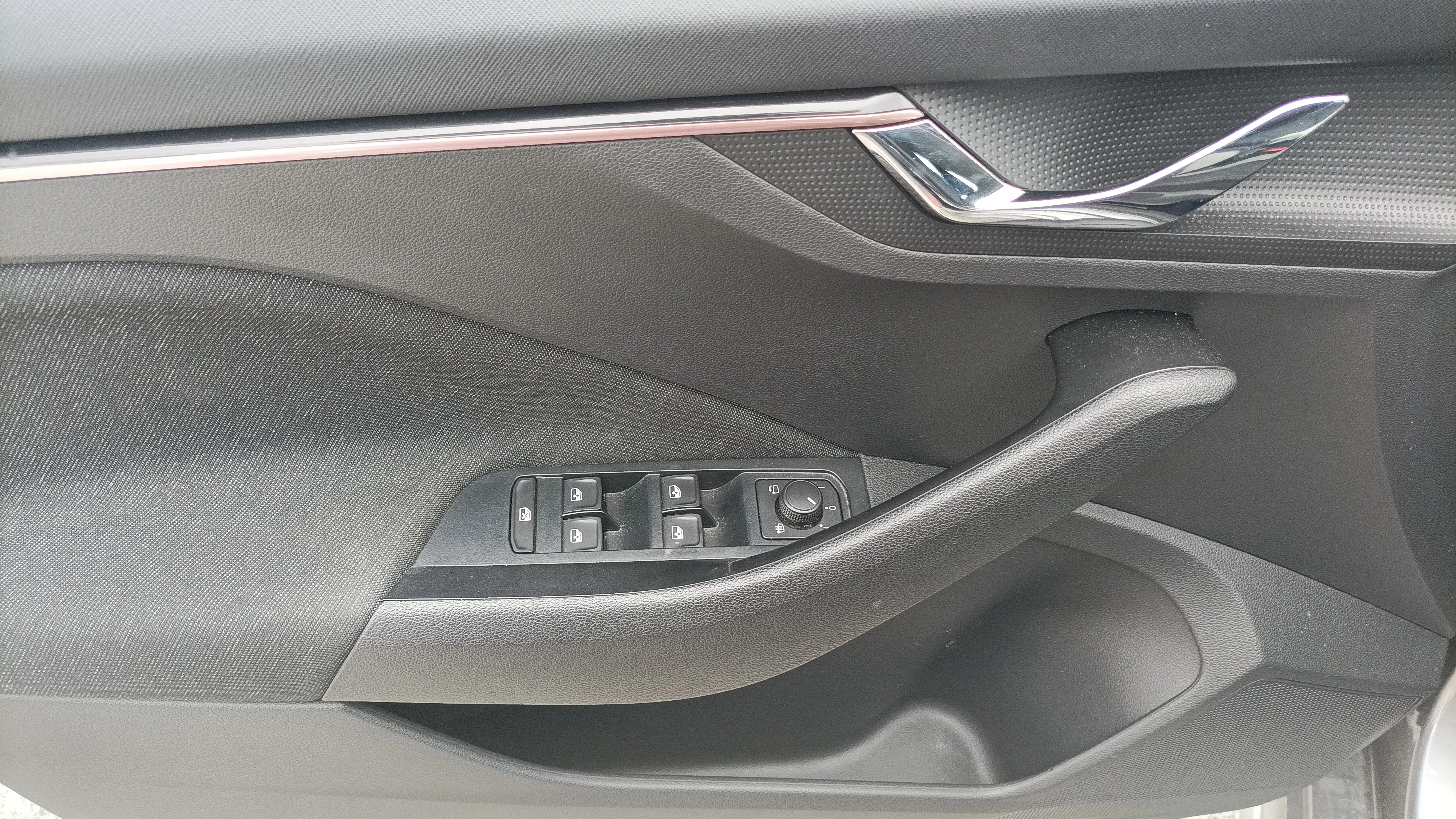 Škoda Kamiq 1.0 TSI Style - foto 23