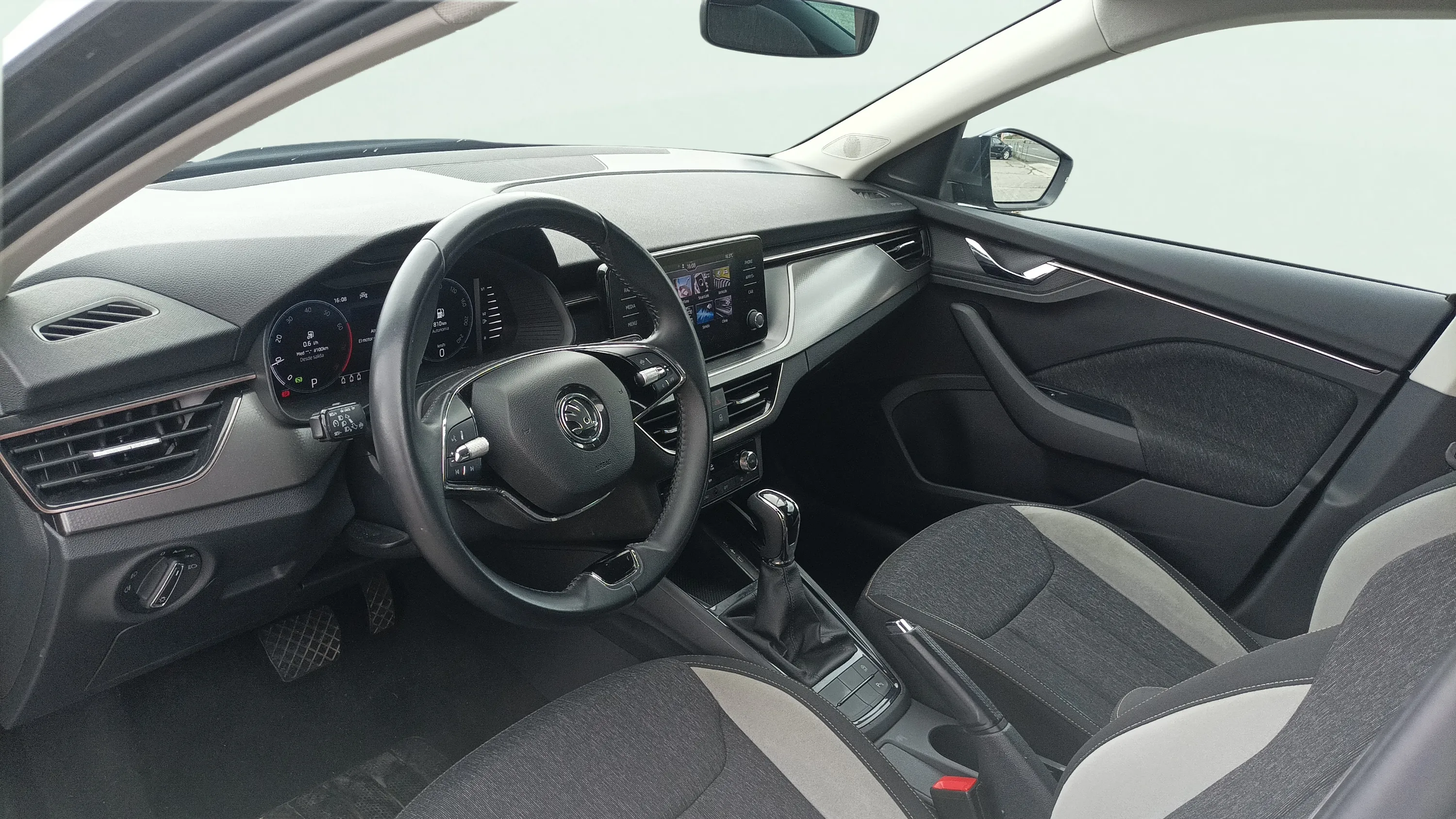 Škoda Kamiq 1.0 TSI Style - foto 16
