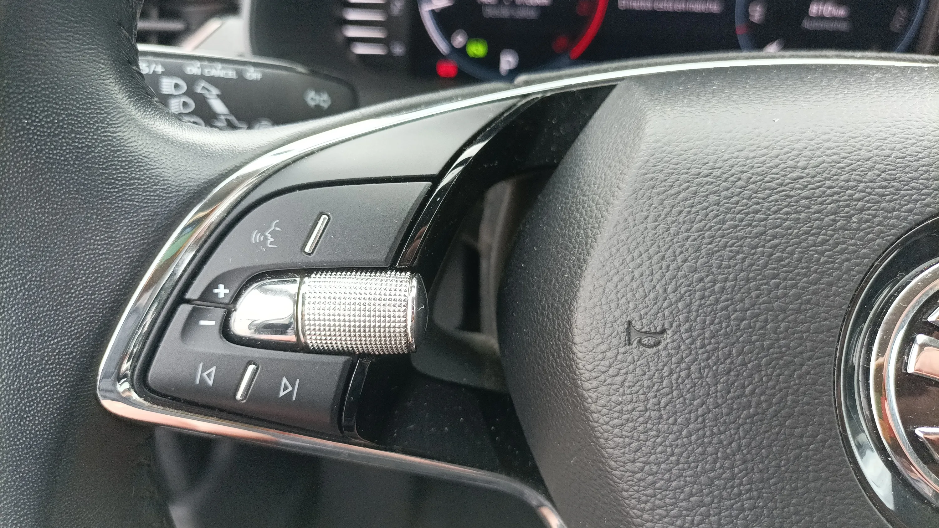 Škoda Kamiq 1.0 TSI Style - foto 10