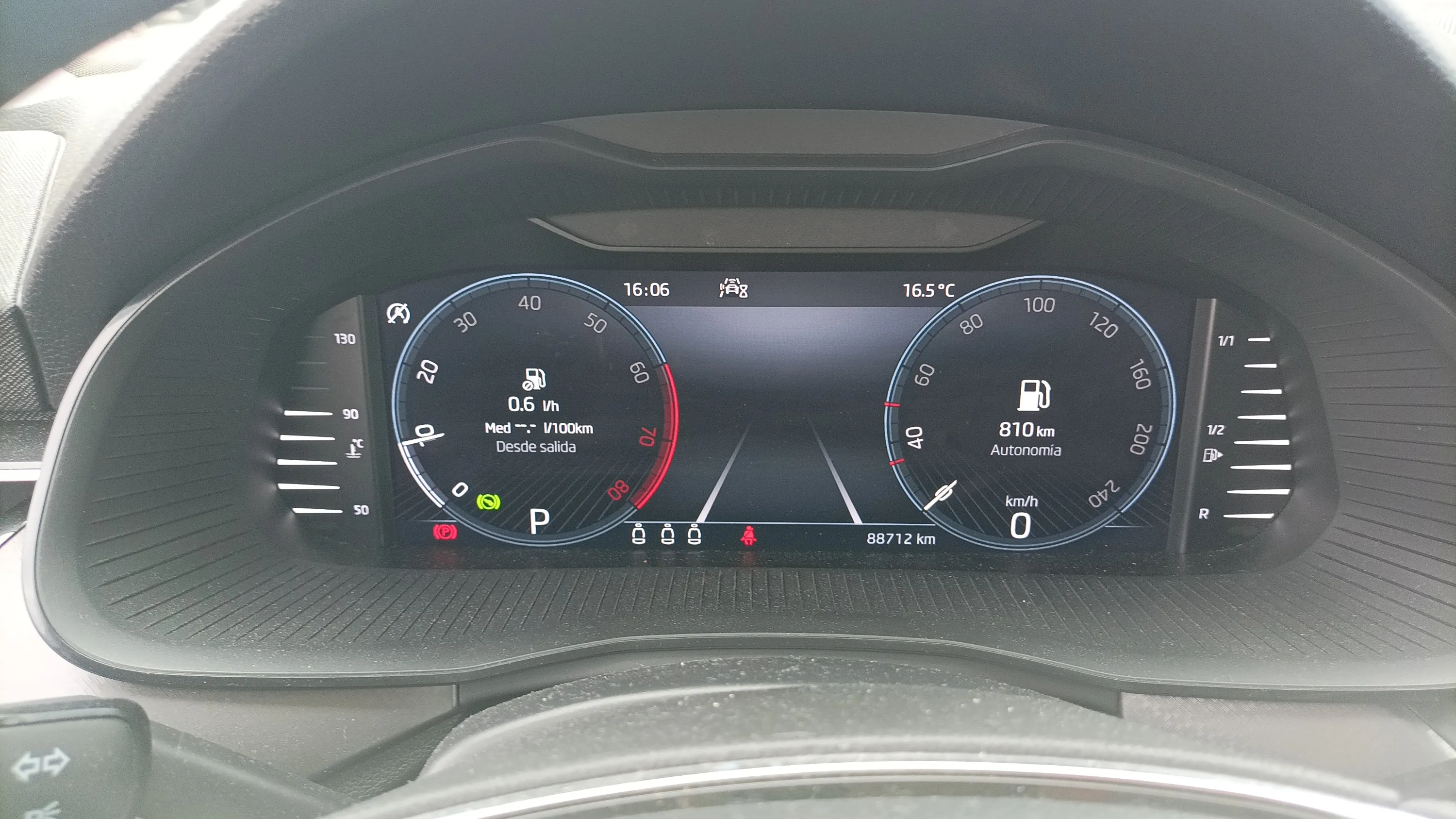 Škoda Kamiq 1.0 TSI Style - foto 12