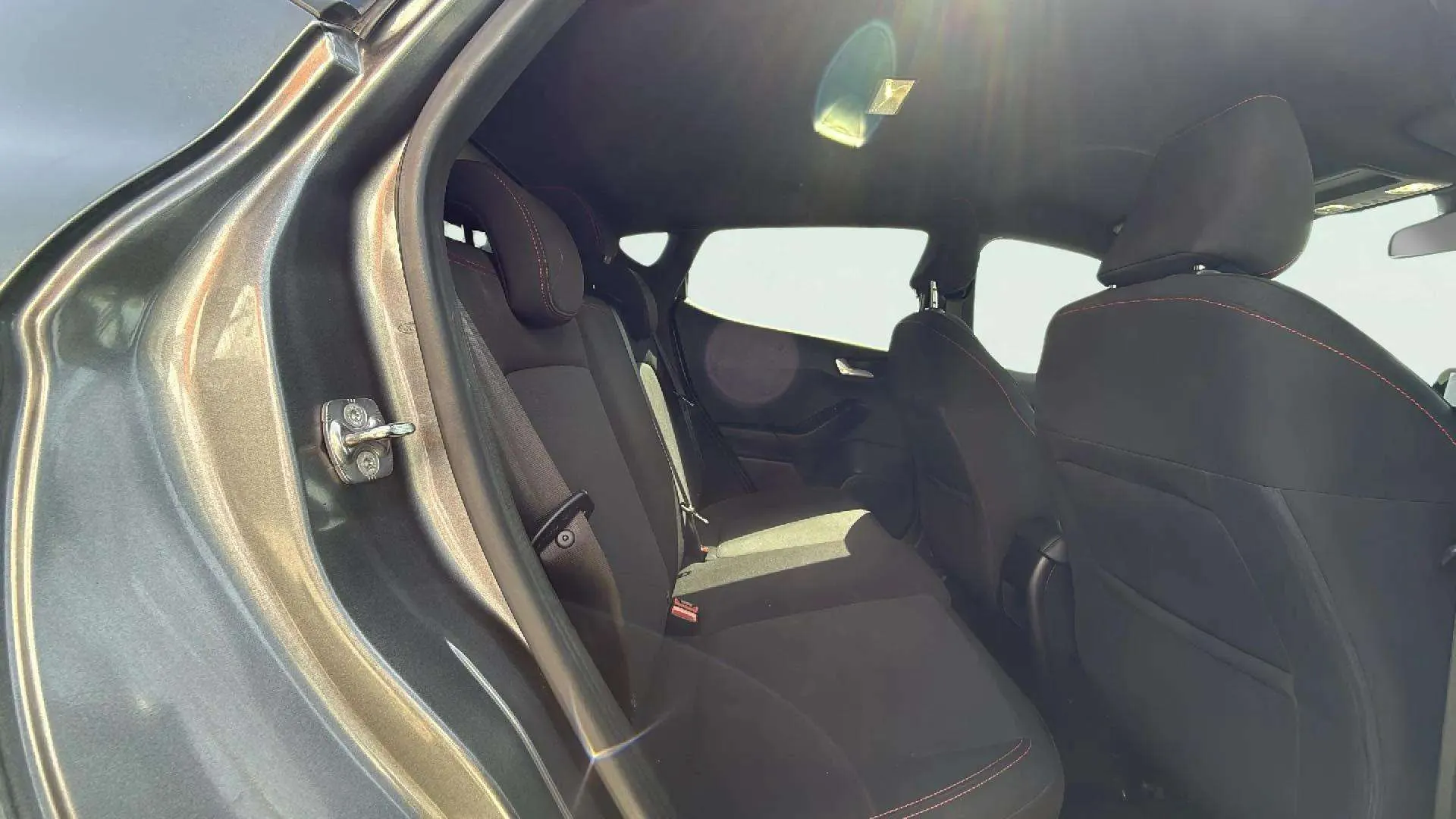 Ford Fiesta 1.0 EcoBoost MHEV ST-Line - foto 10