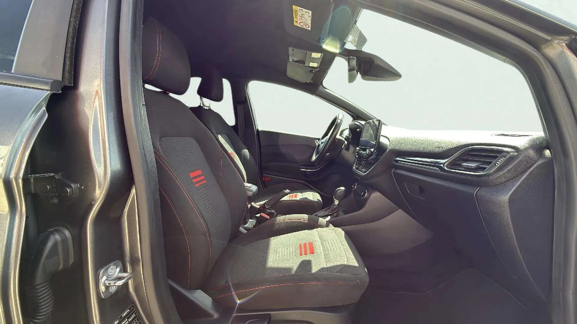 Ford Fiesta 1.0 EcoBoost MHEV ST-Line - foto 9