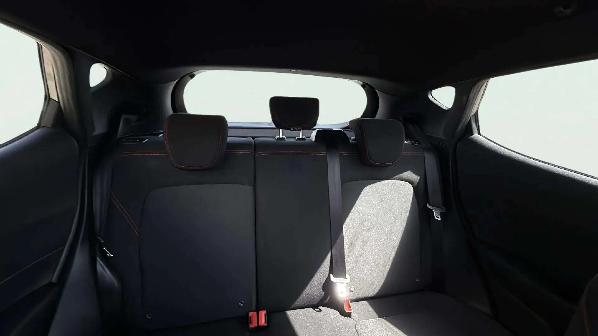 Ford Fiesta 1.0 EcoBoost MHEV ST-Line - foto 11